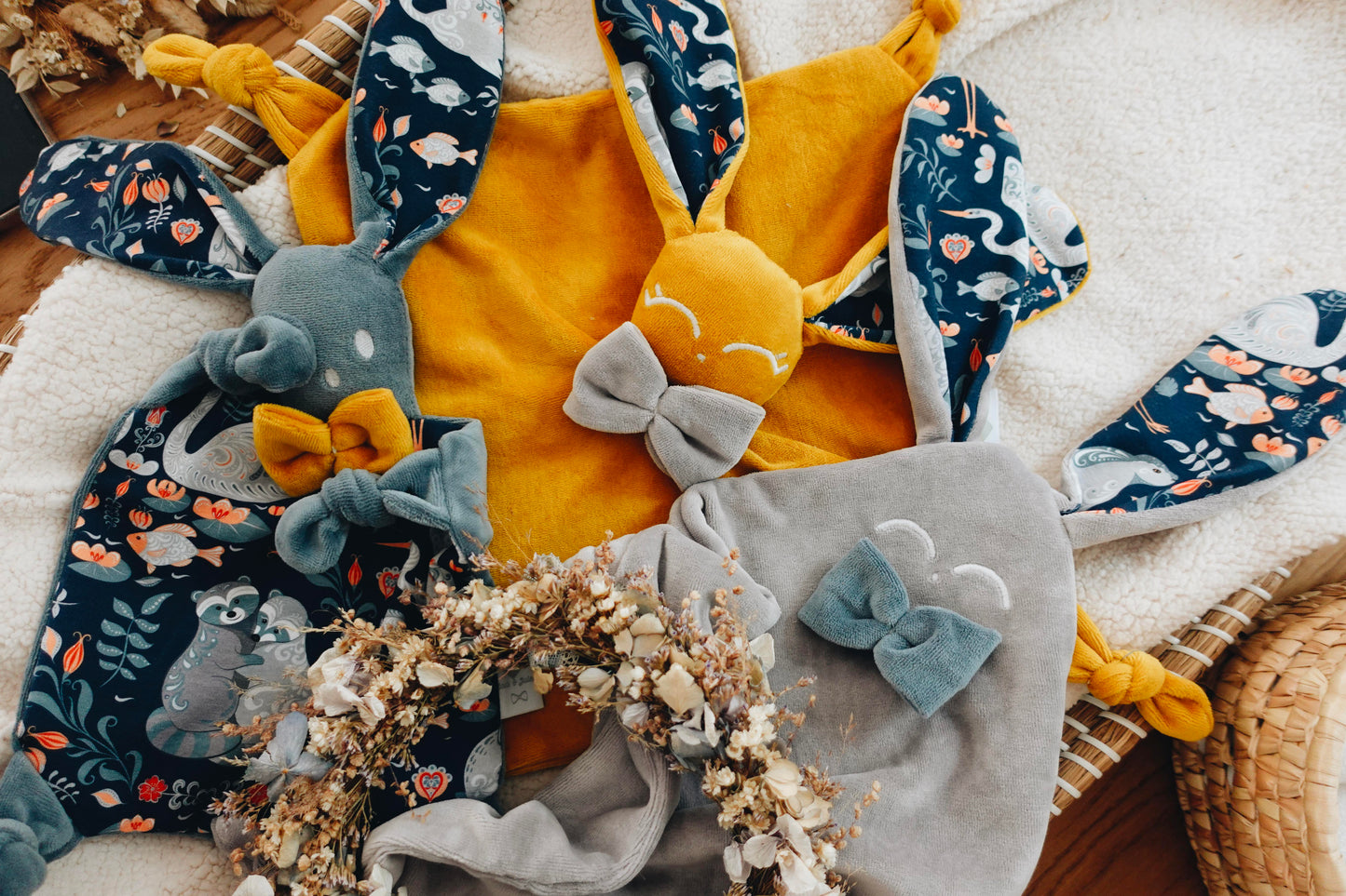 PROTOTYPE - Doudou Velours Classique Noeuds - Lac Magique