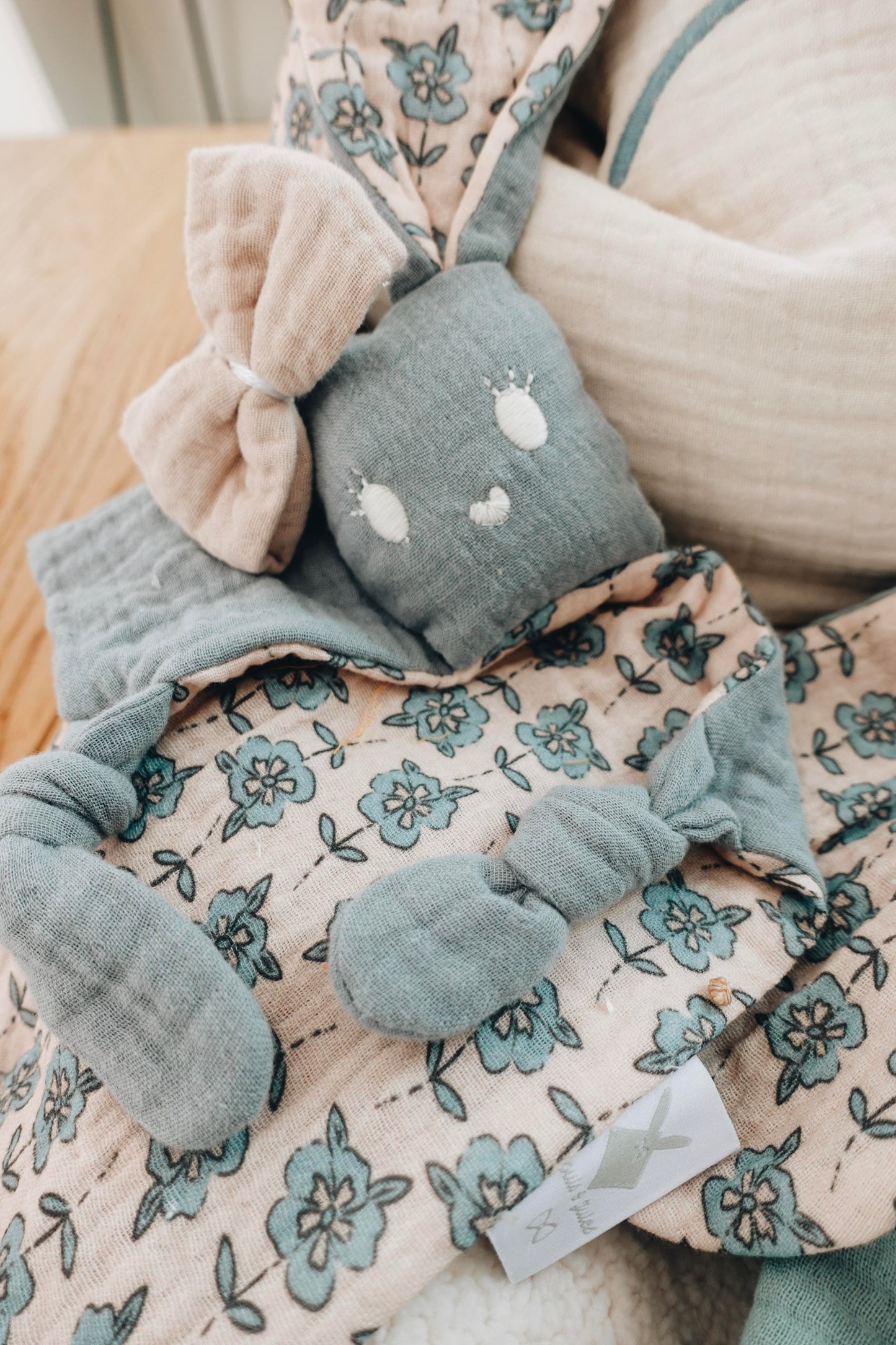 PROTOTYPE - Doudou Lange Chouchou – Turquoise Petals