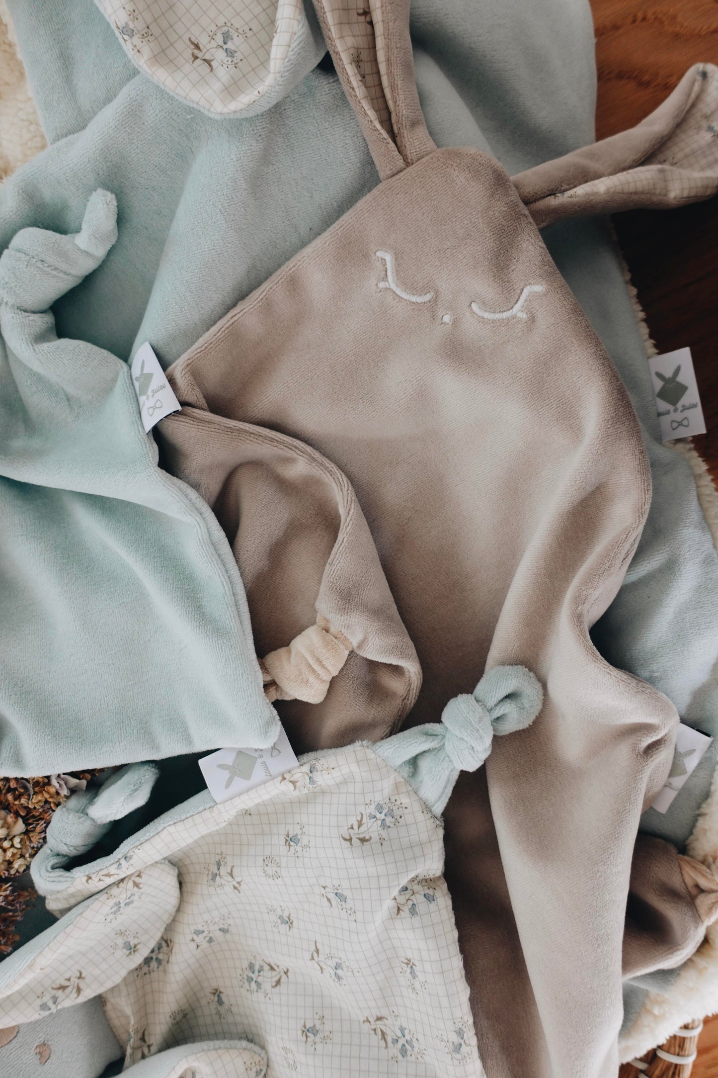 PROTOTYPE - Doudou Velours Cocooning Noeuds - Bristol