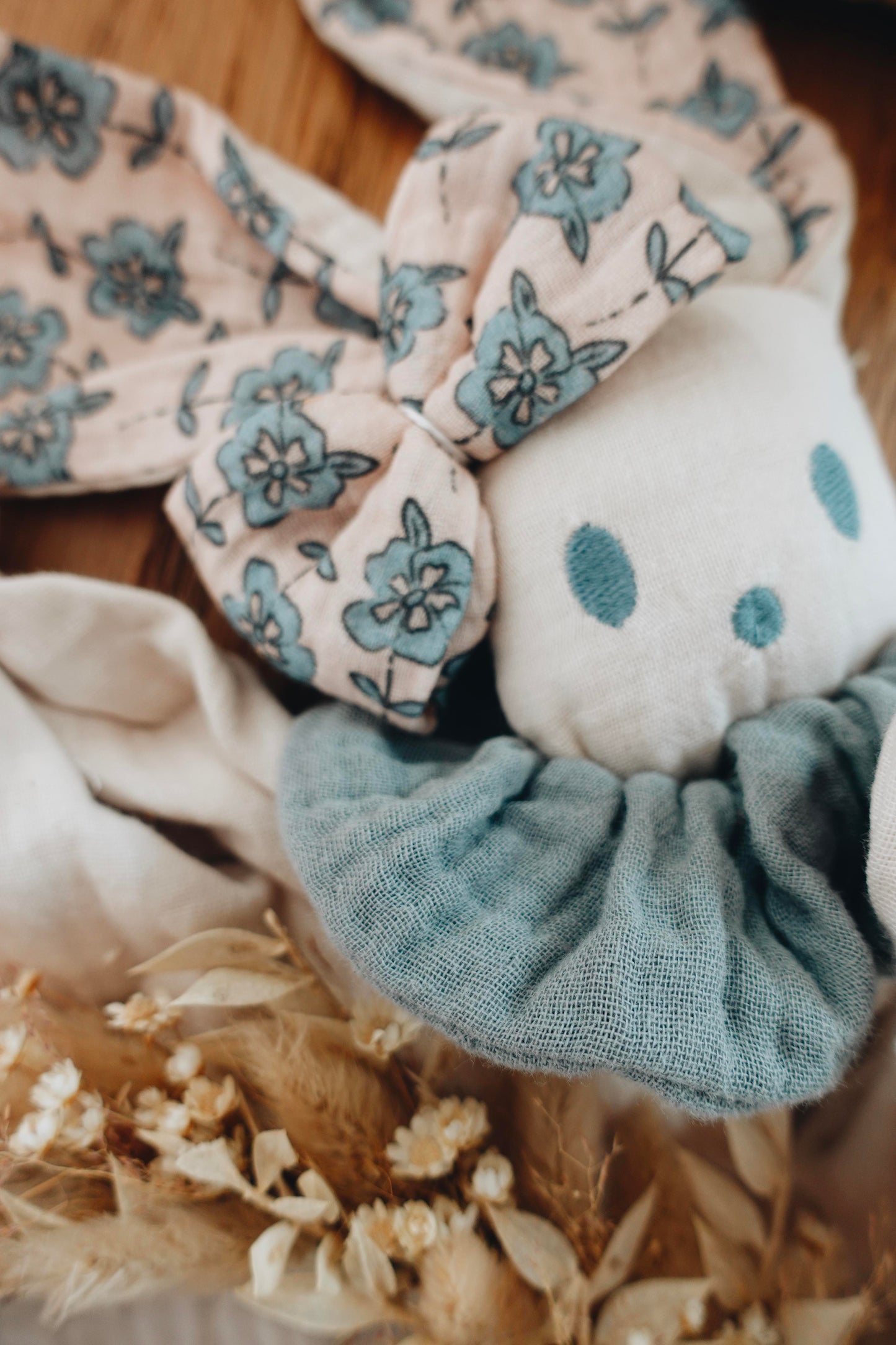 PROTOTYPE - Doudou lange Gaufrette - Turquoise Petals