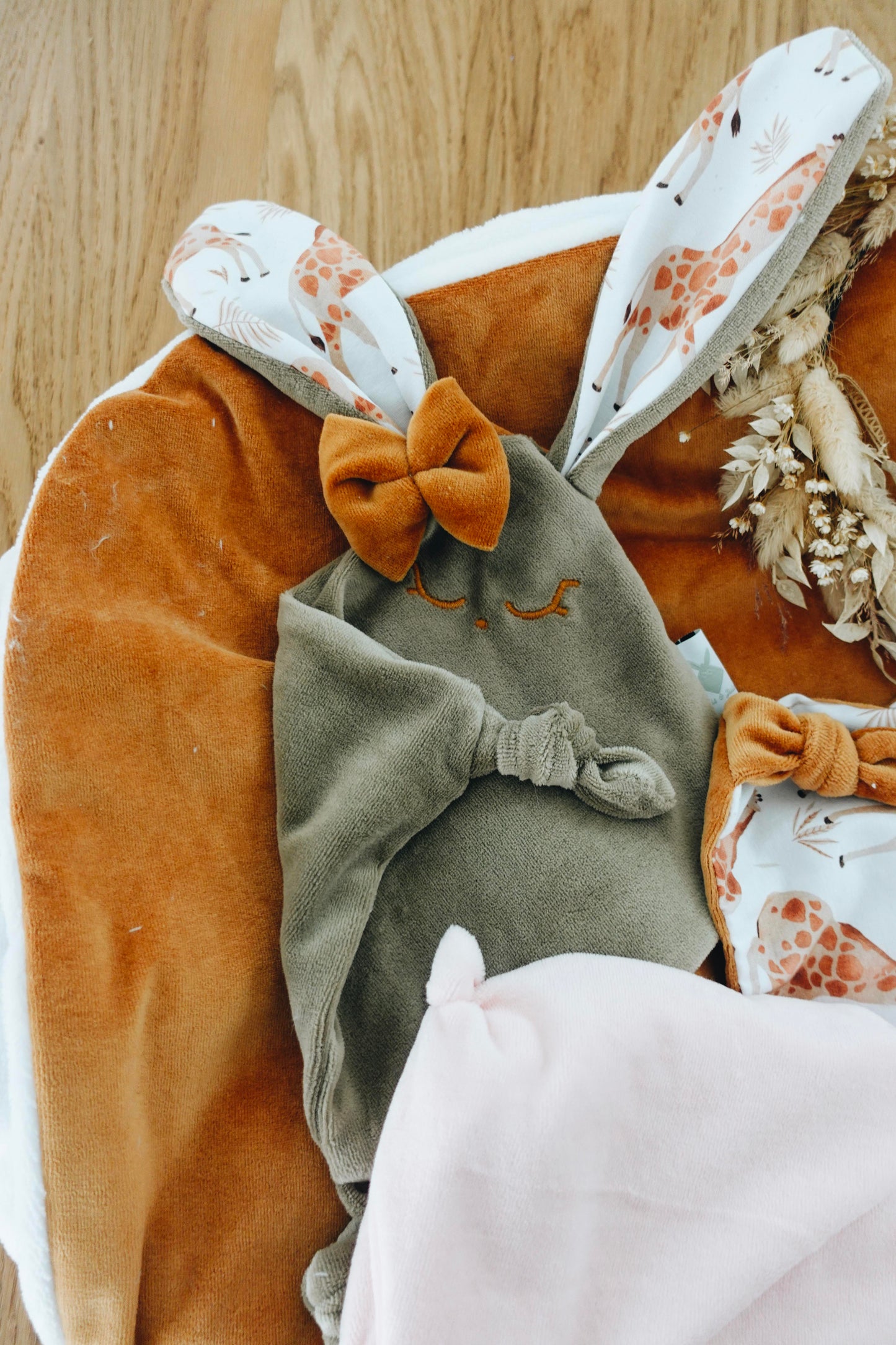 PROTOTYPE - Doudou Velours Mini Noeuds - Girafes