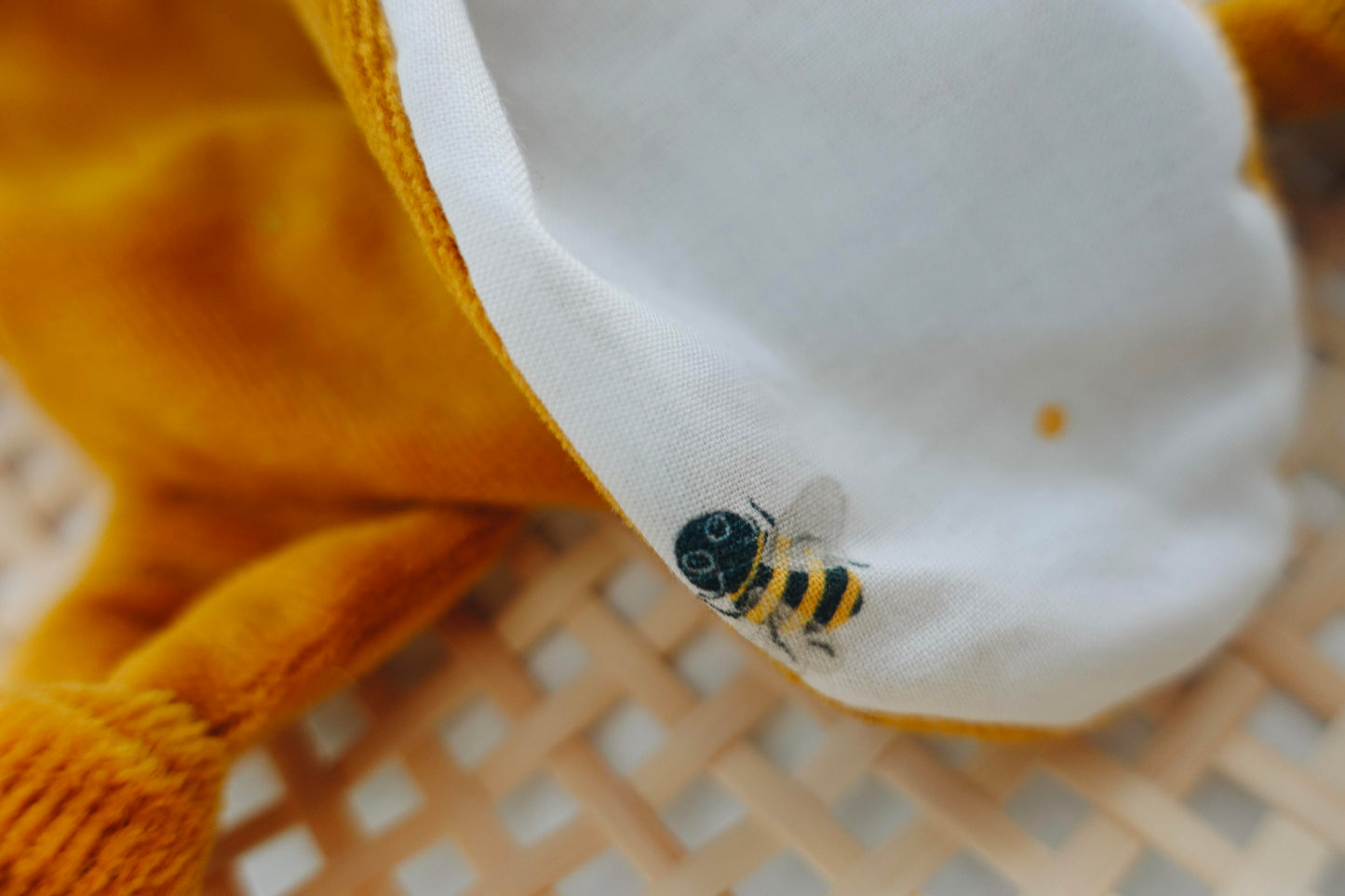 Bébé Doudou Velours - Abeilles