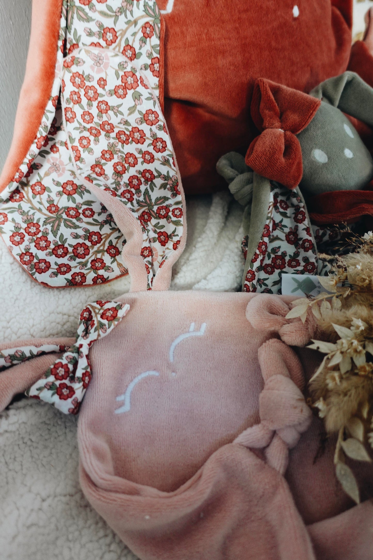 PROTOTYPE - Doudou Velours Mini Noeuds - Empress Brique