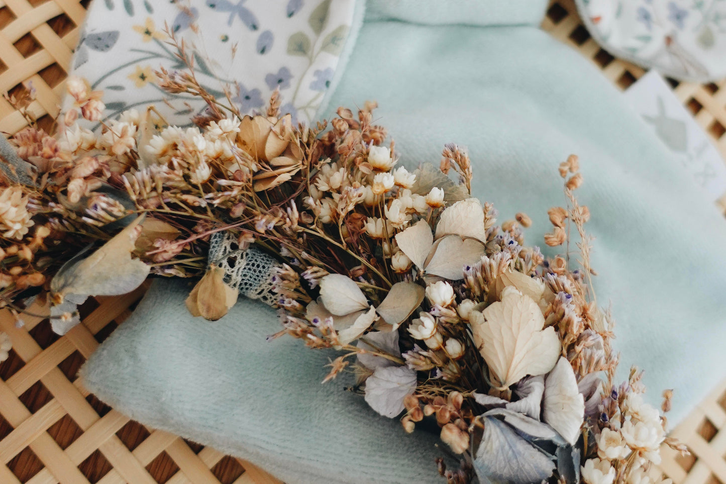 PROTOTYPE - Bébé Doudou Velours - Cottontails Blossom