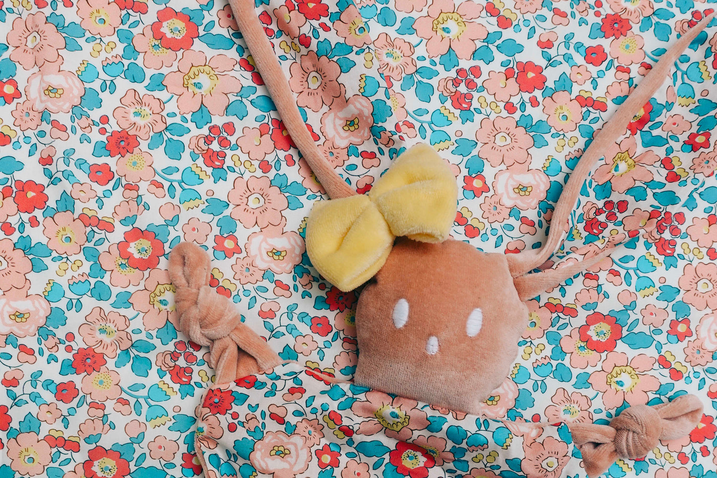 PROTOTYPE - Doudou Velours Chouchou – Betsy Rhubarbe