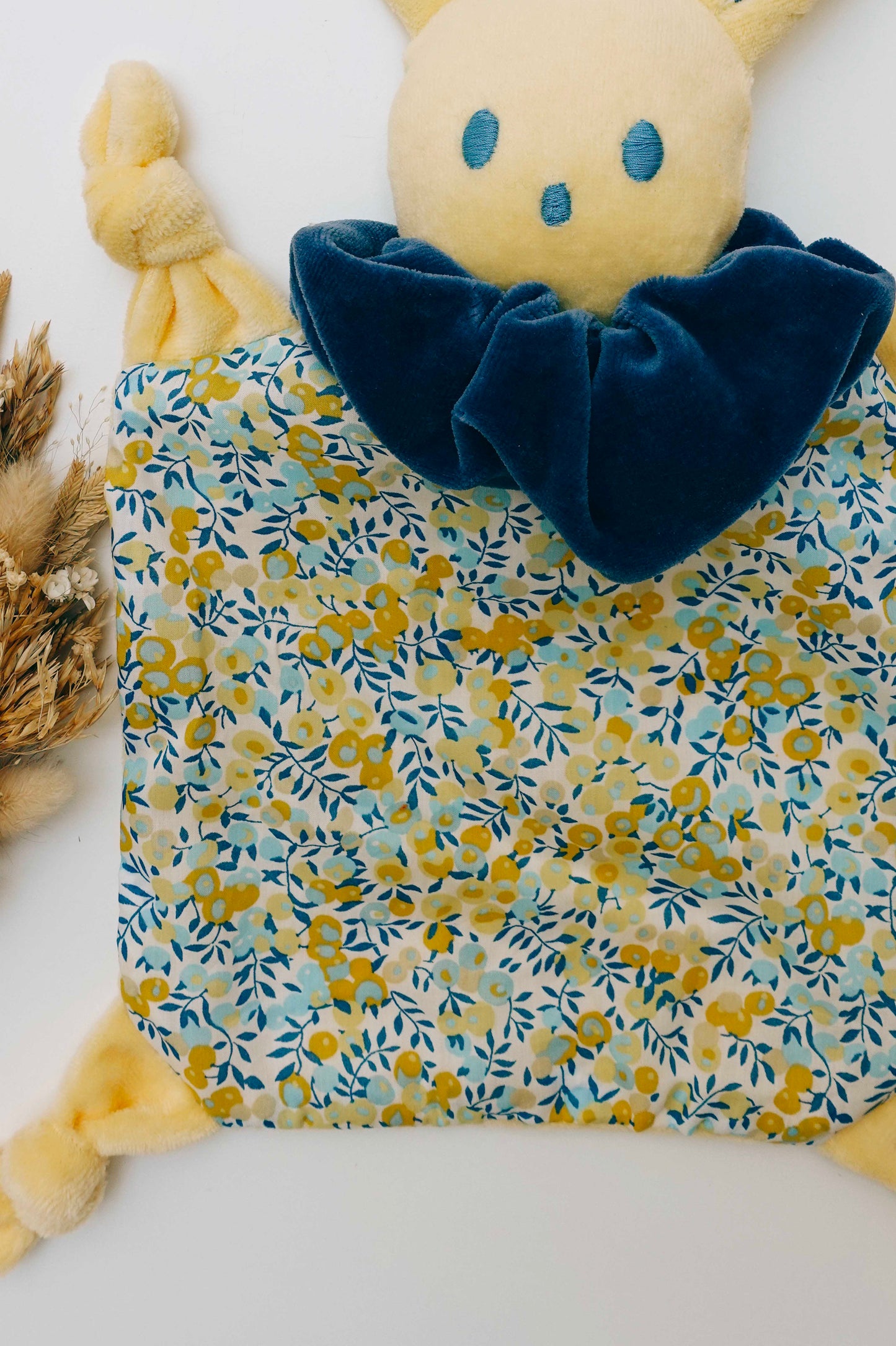 Doudou Velours Chouchou – Wiltshire Sunshine