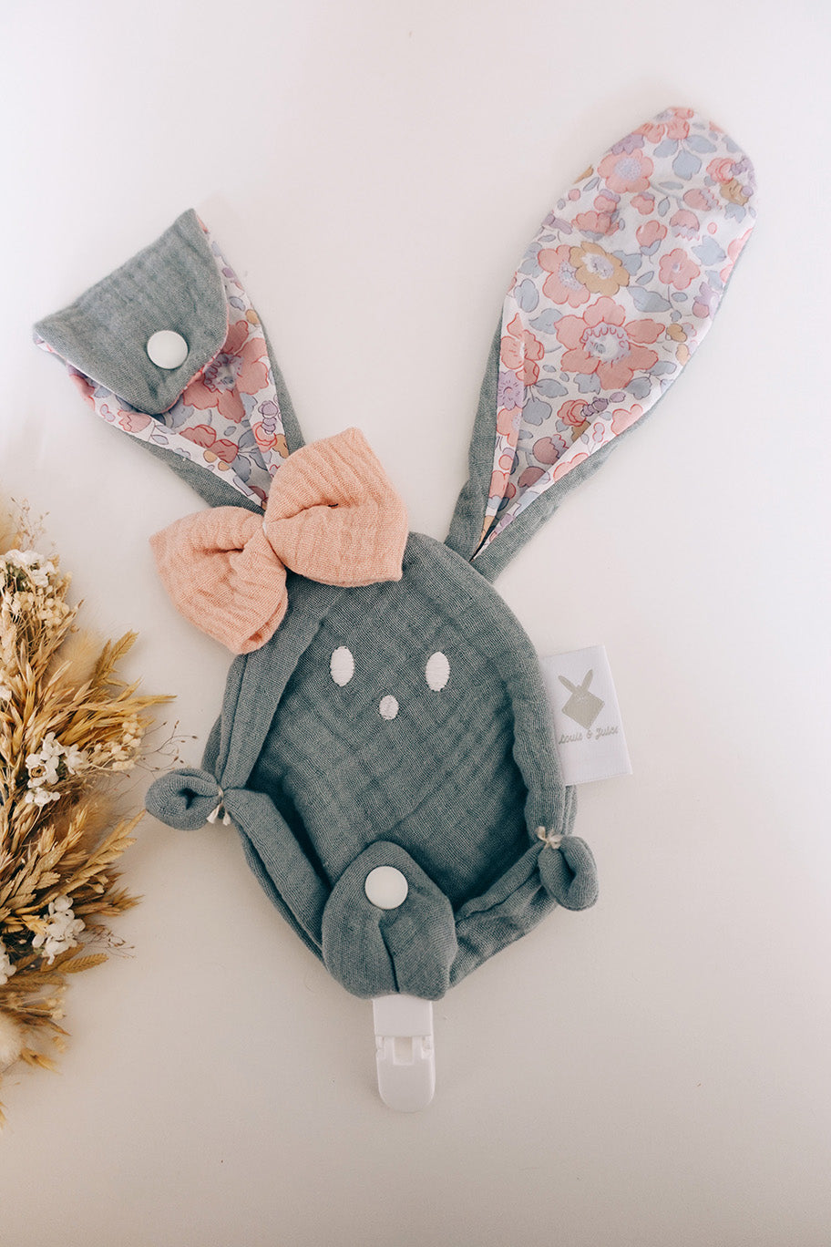 PROTOTYPE - Attache-tétine - Betsy Blush