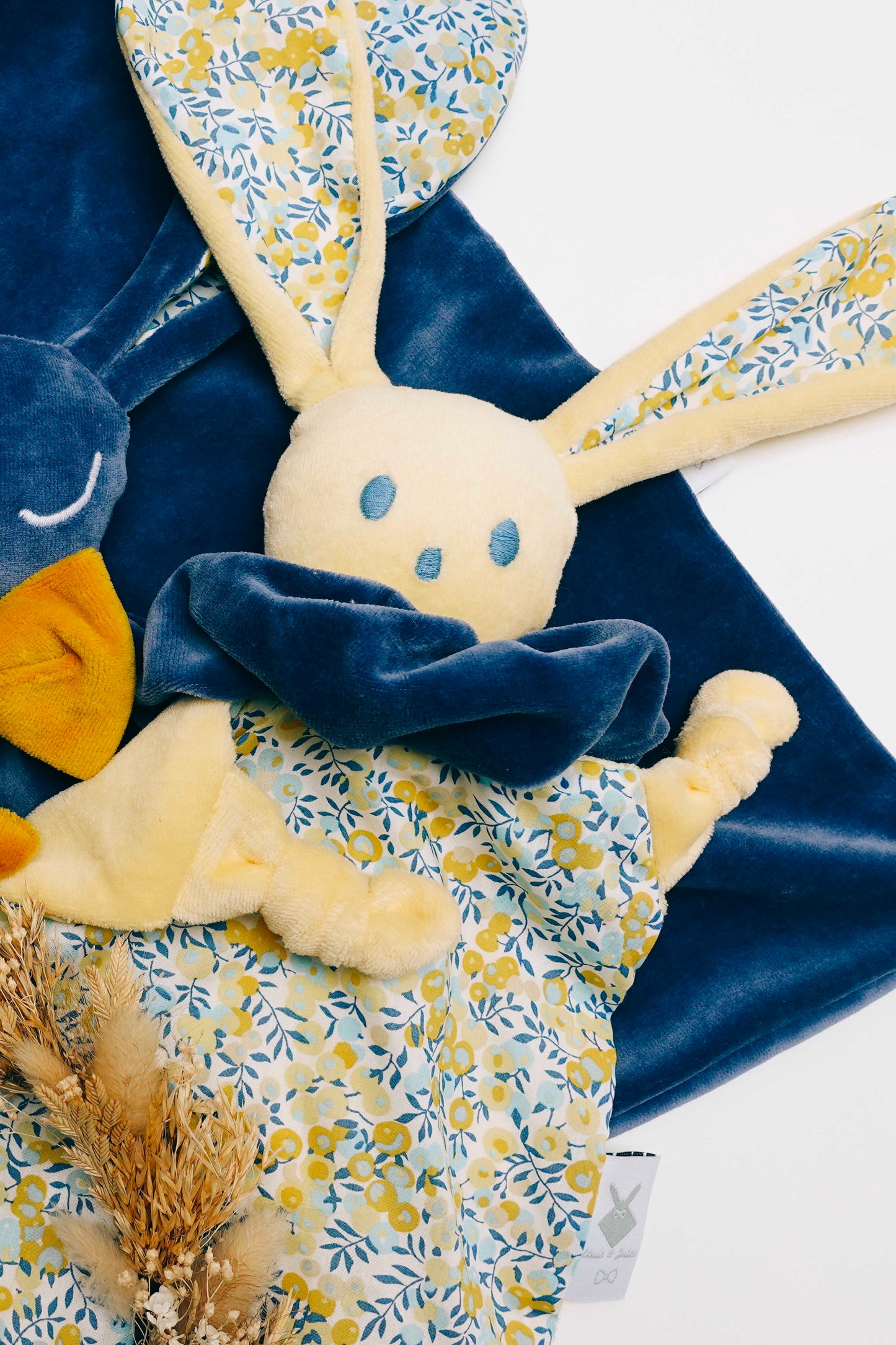 Doudou Velours Chouchou – Wiltshire Sunshine