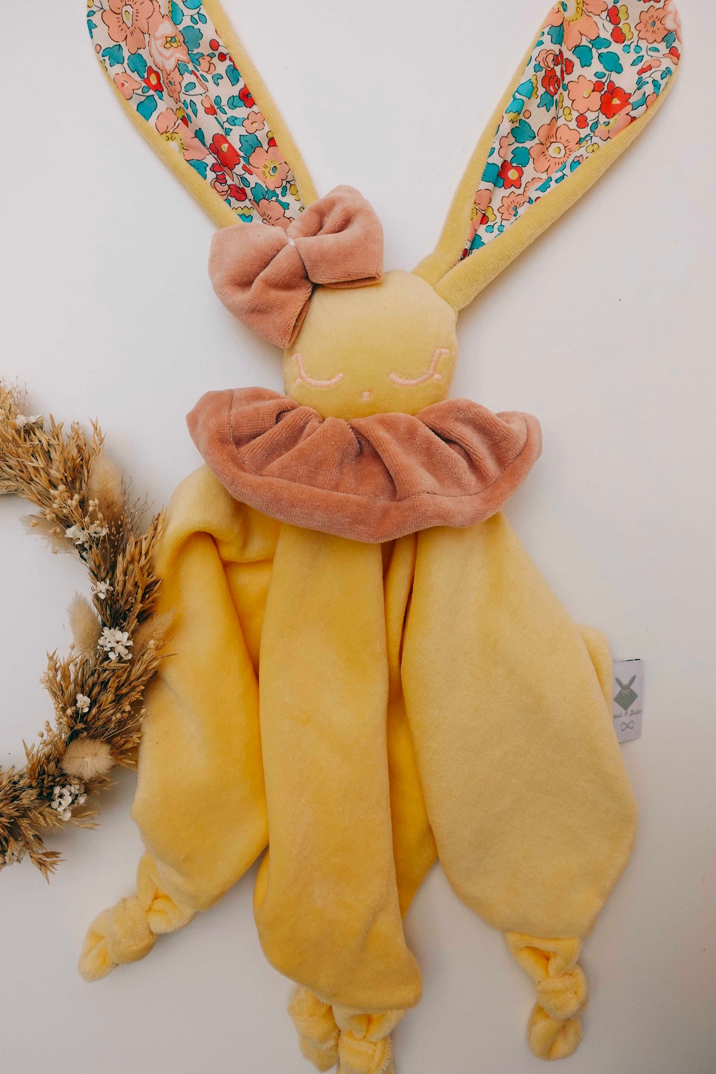 Doudou Velours Câlin avec noeuds - Betsy Rhubarbe