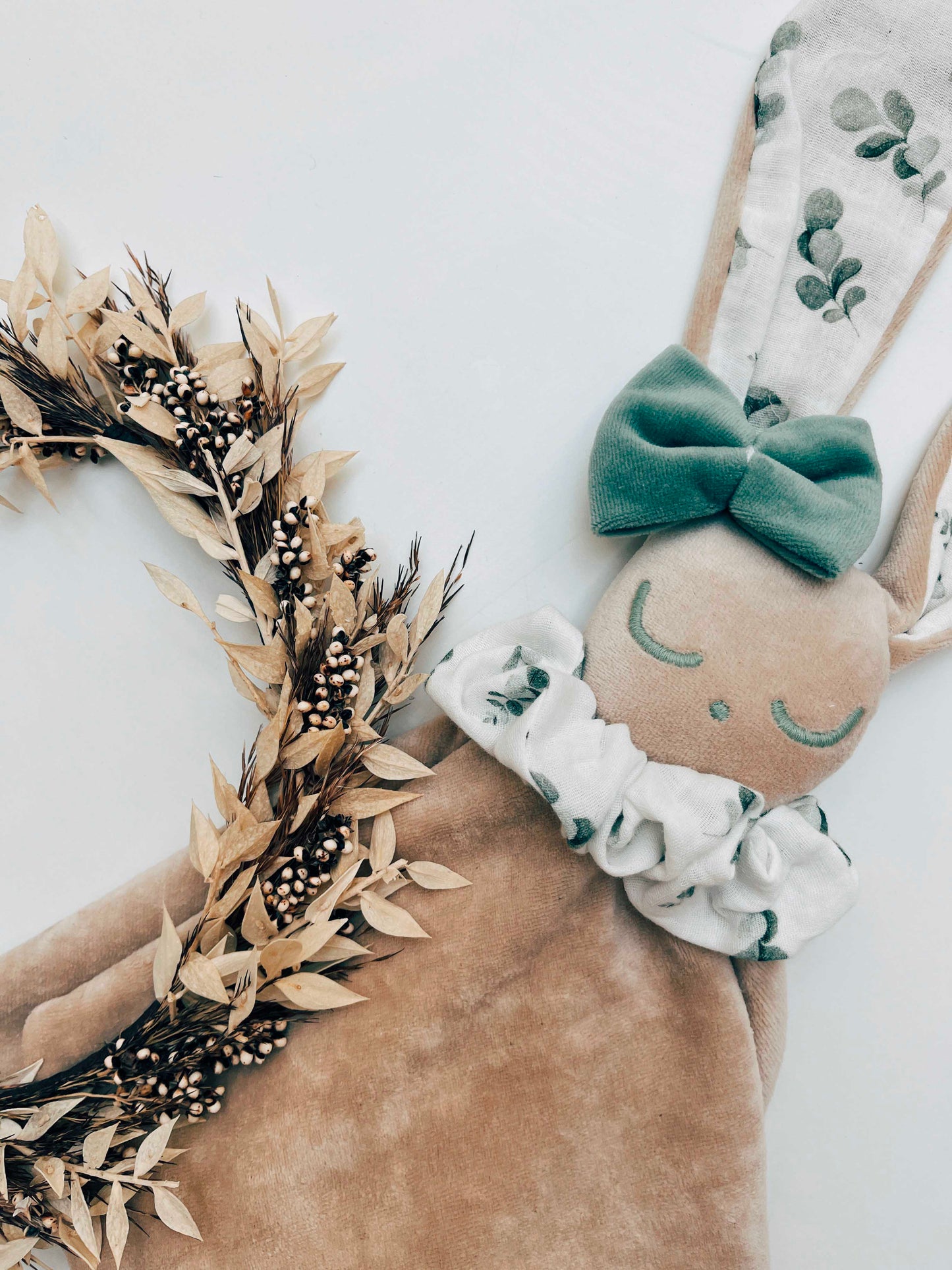 Doudou Velours Câlin avec noeuds - Eucalyptus
