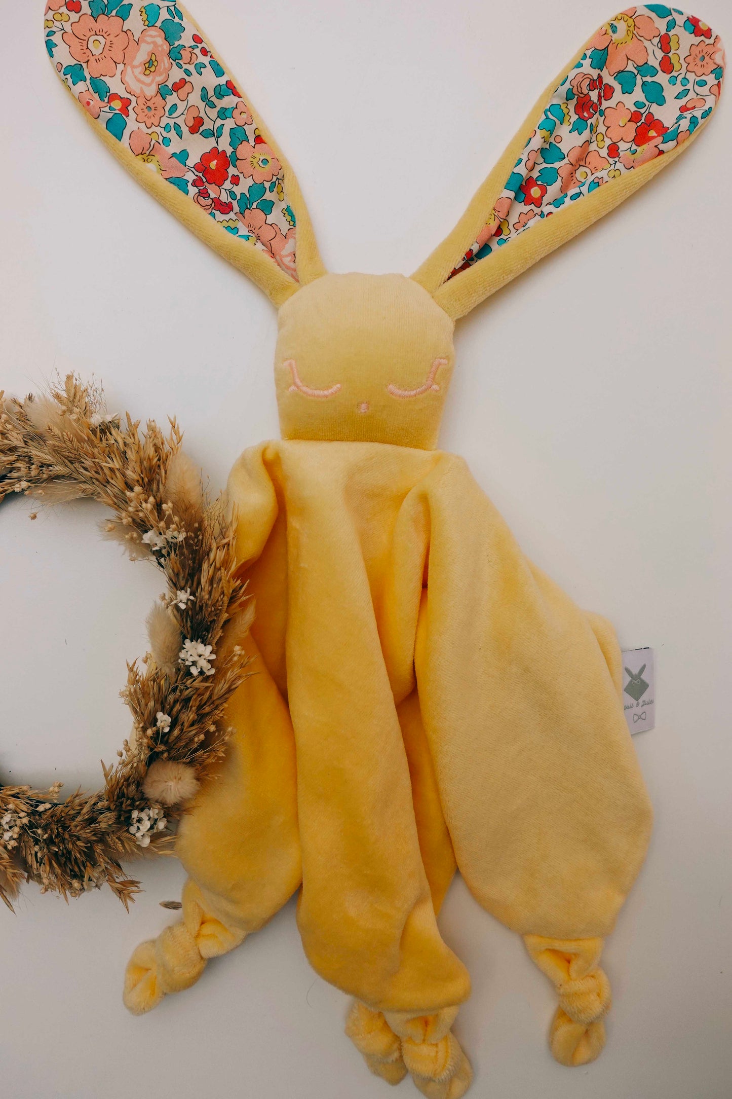 Doudou Velours Câlin avec noeuds - Betsy Rhubarbe