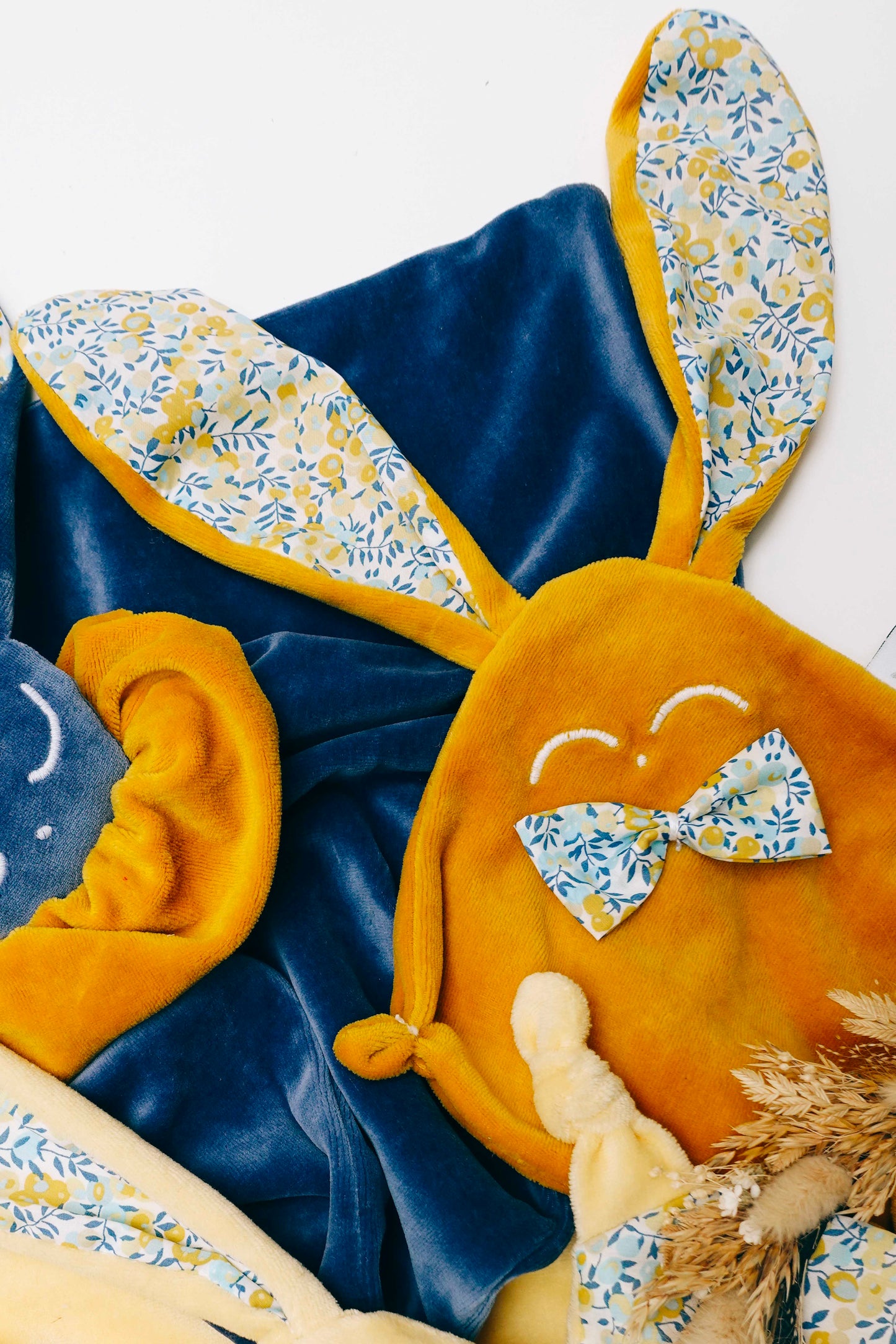 Doudou Velours Mini - Wiltshire Sunshine