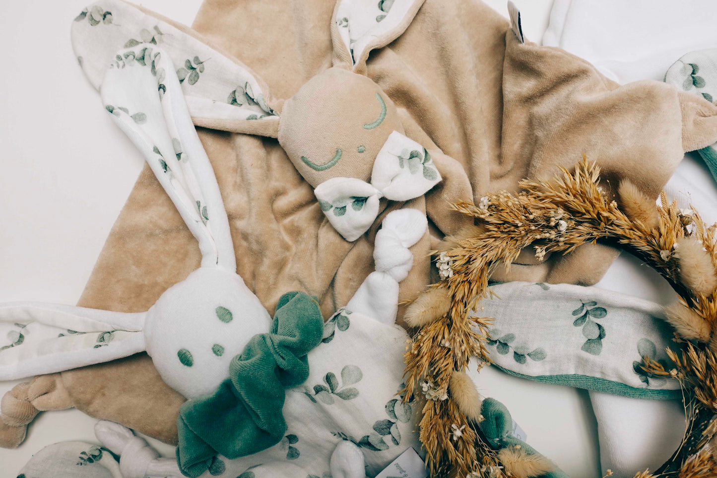 Doudou Velours Câlin avec noeuds - Eucalyptus