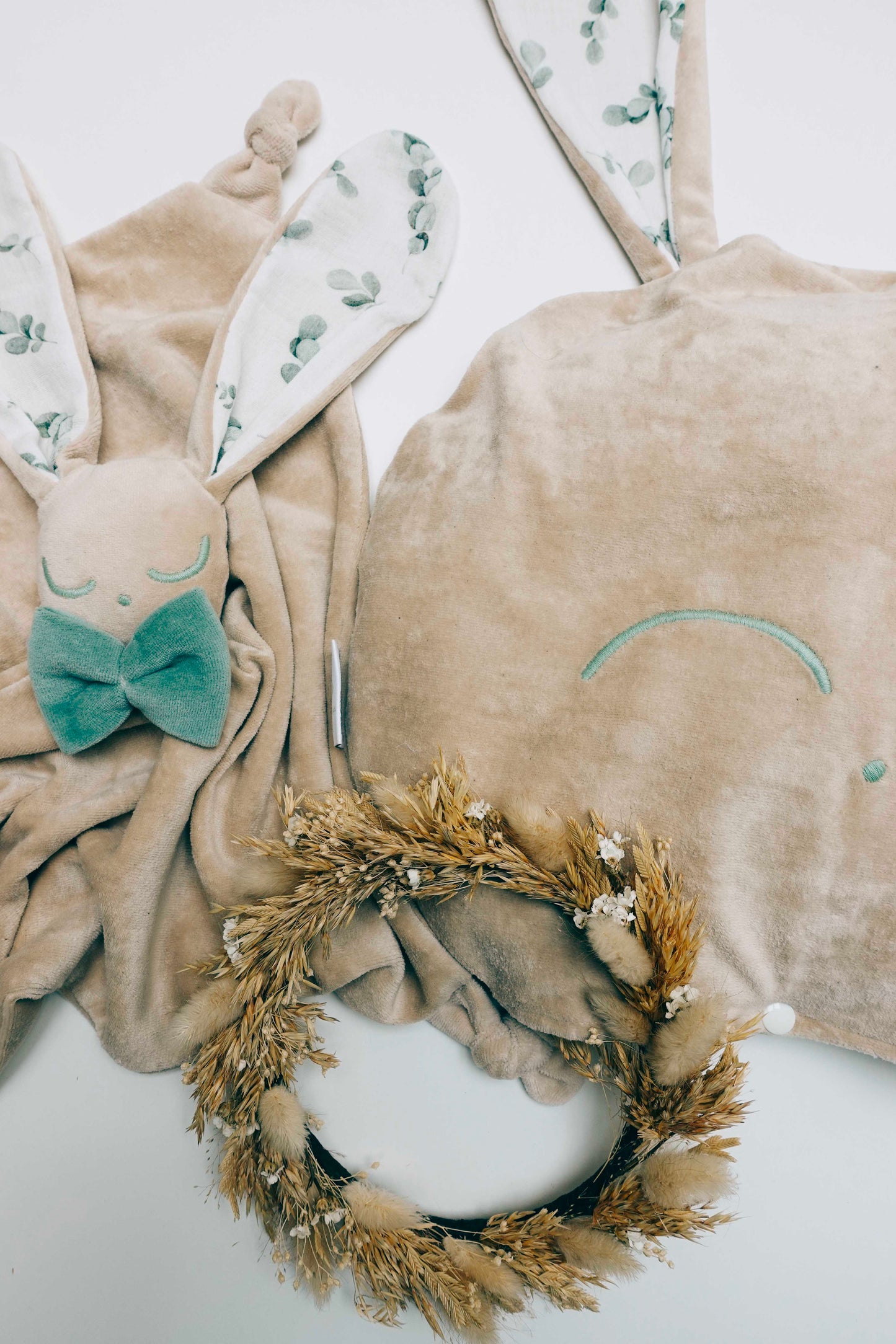 Doudou Velours Câlin avec noeuds - Eucalyptus