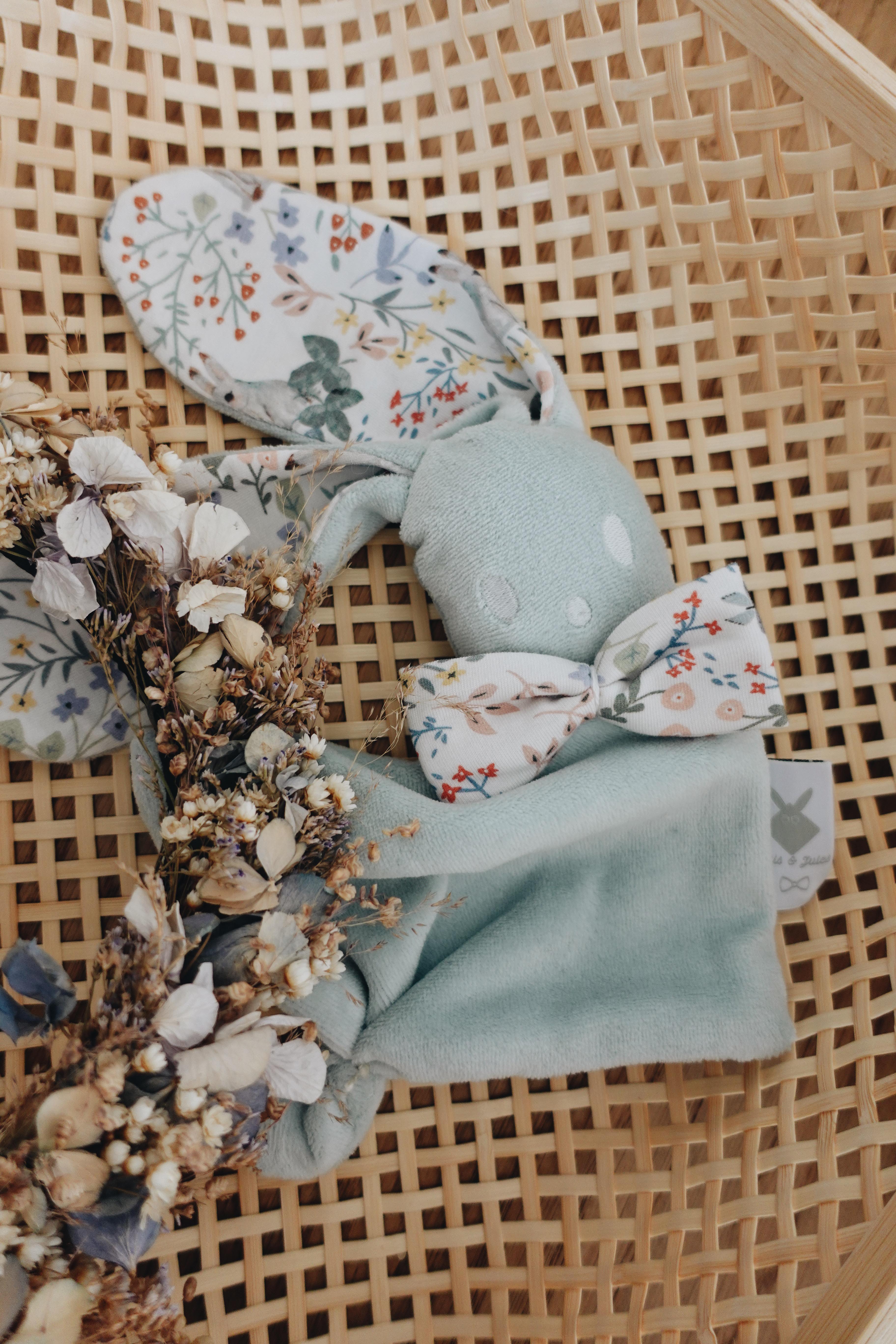 PROTOTYPE - Bébé Doudou Velours - Cottontails Blossom