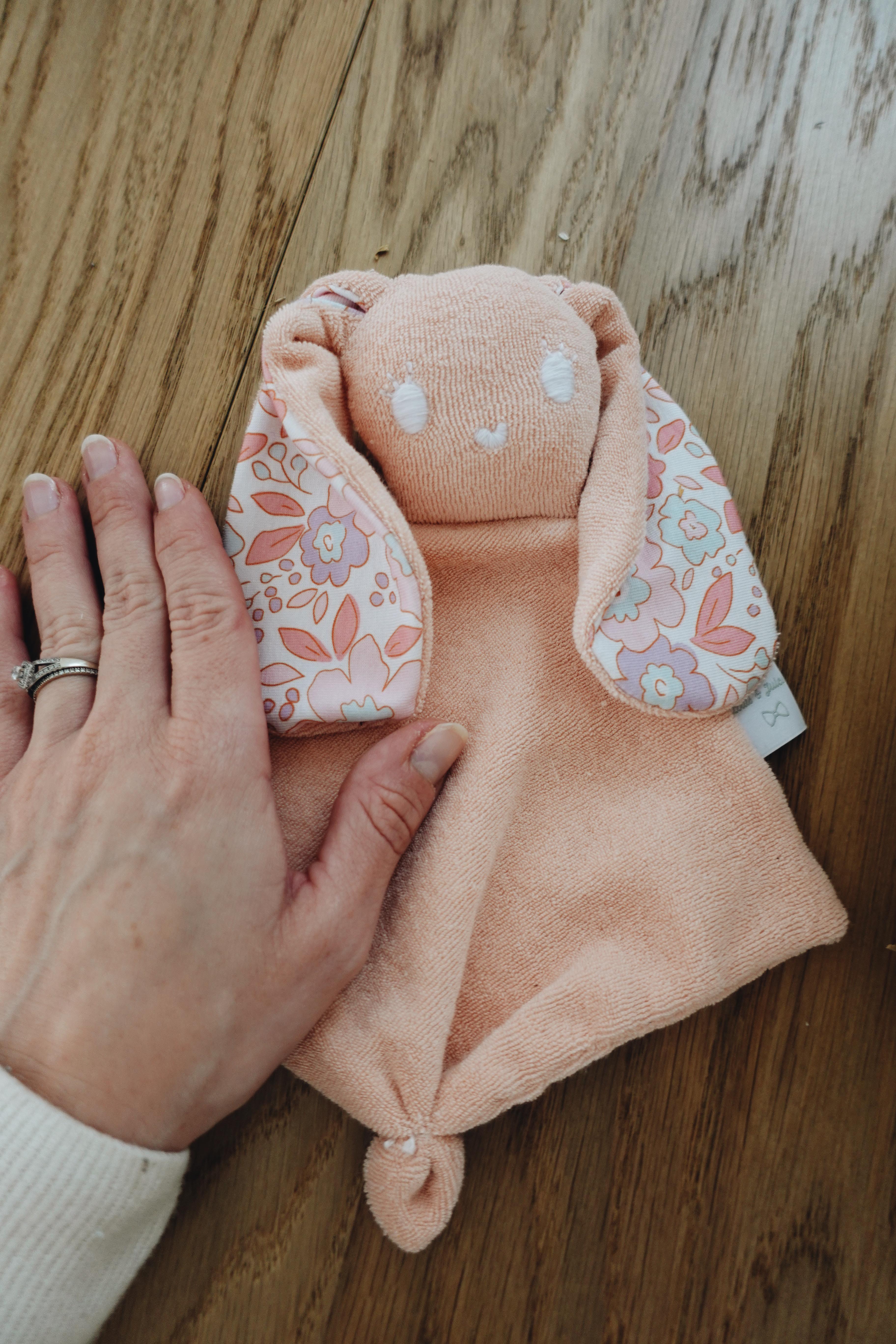 PROTOTYPE - Bébé Doudou Eponge - Mathilde
