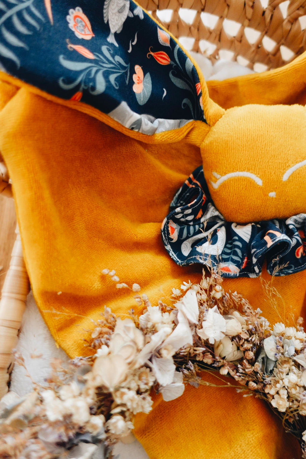 PROTOTYPE - Doudou Velours Câlin Noeuds - Lac Magique