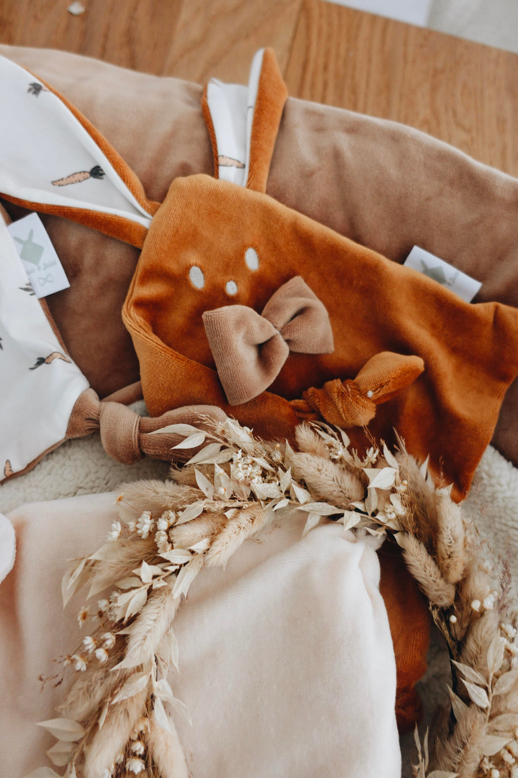 PROTOTYPE - Doudou Velours Mini Noeuds - Carrots