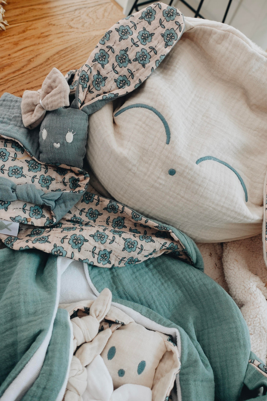 PROTOTYPE - Petit Coussin Lange - Turquoise Petals
