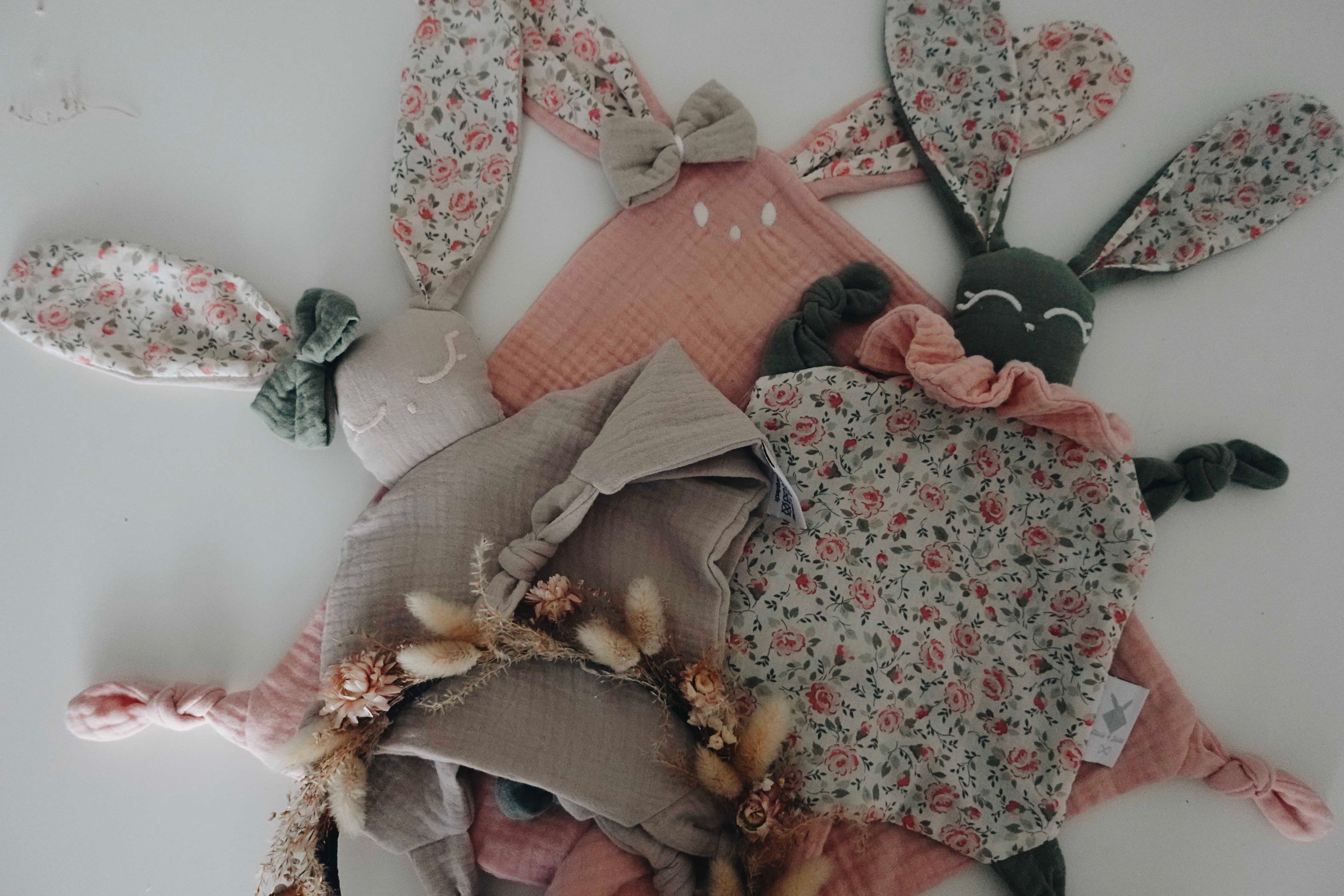 Doudou Lange Câlin Noeuds - Pomponella