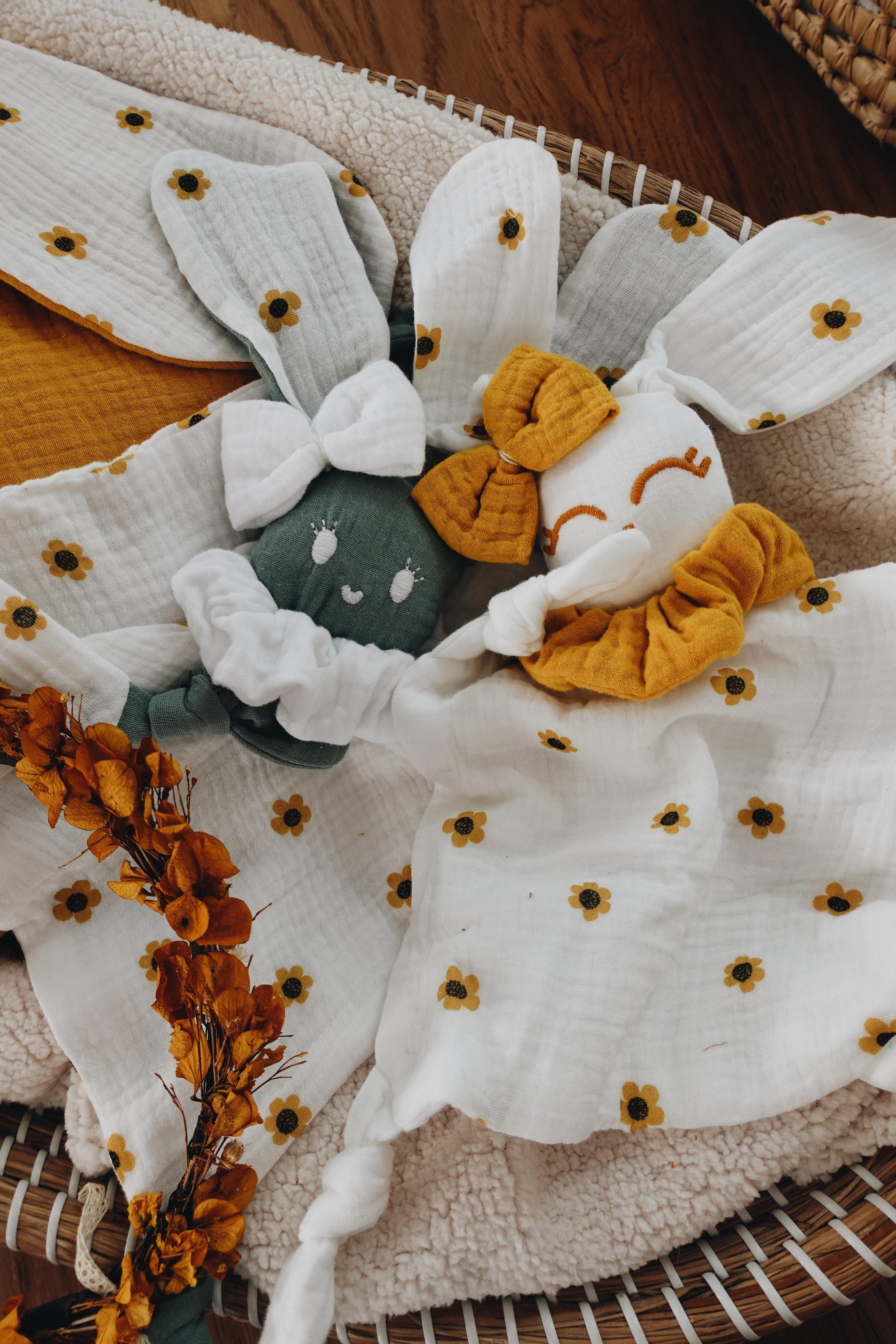 PROTOTYPE - Doudou Lange Chouchou – Yellow Daisies