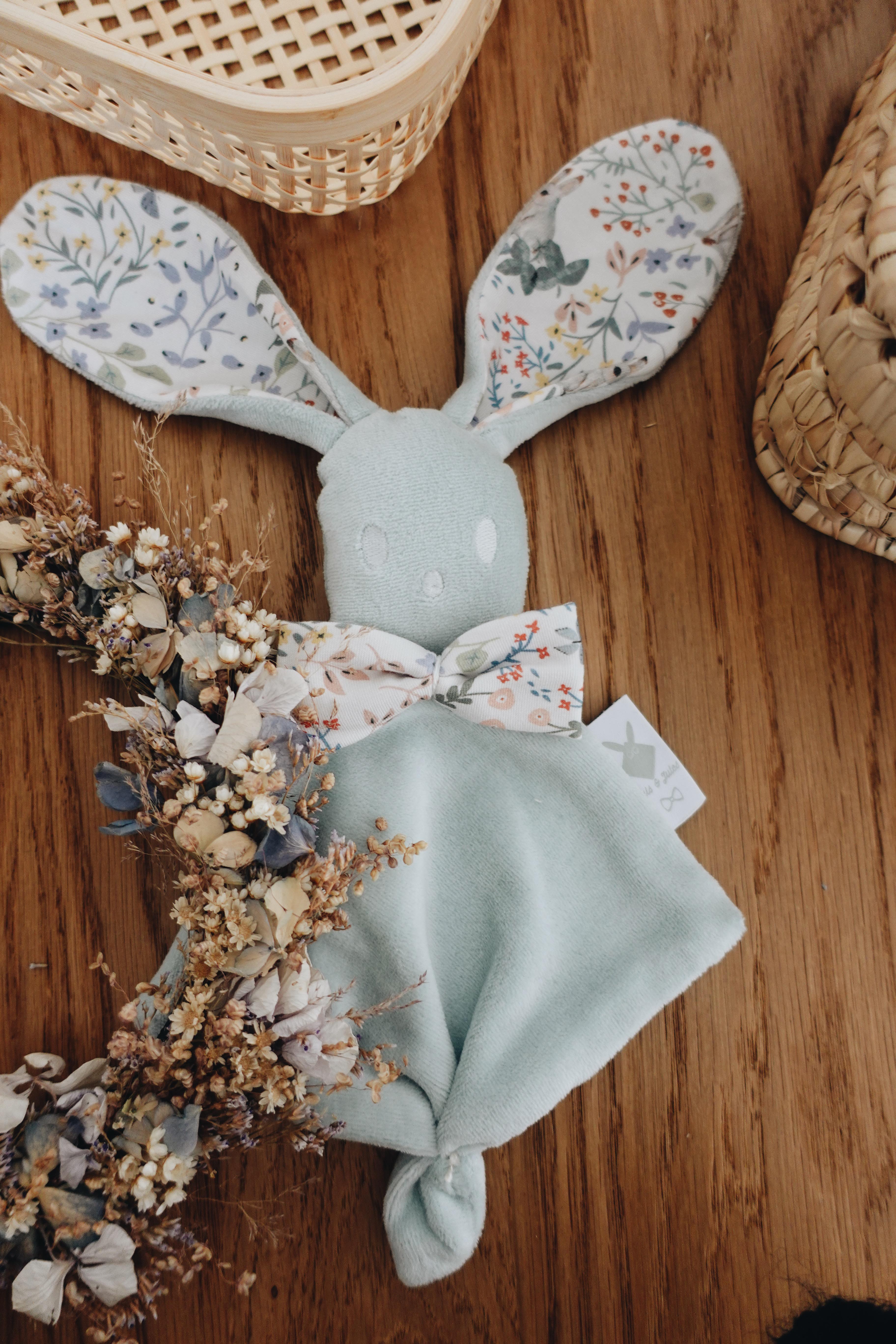 PROTOTYPE - Bébé Doudou Velours - Cottontails Blossom
