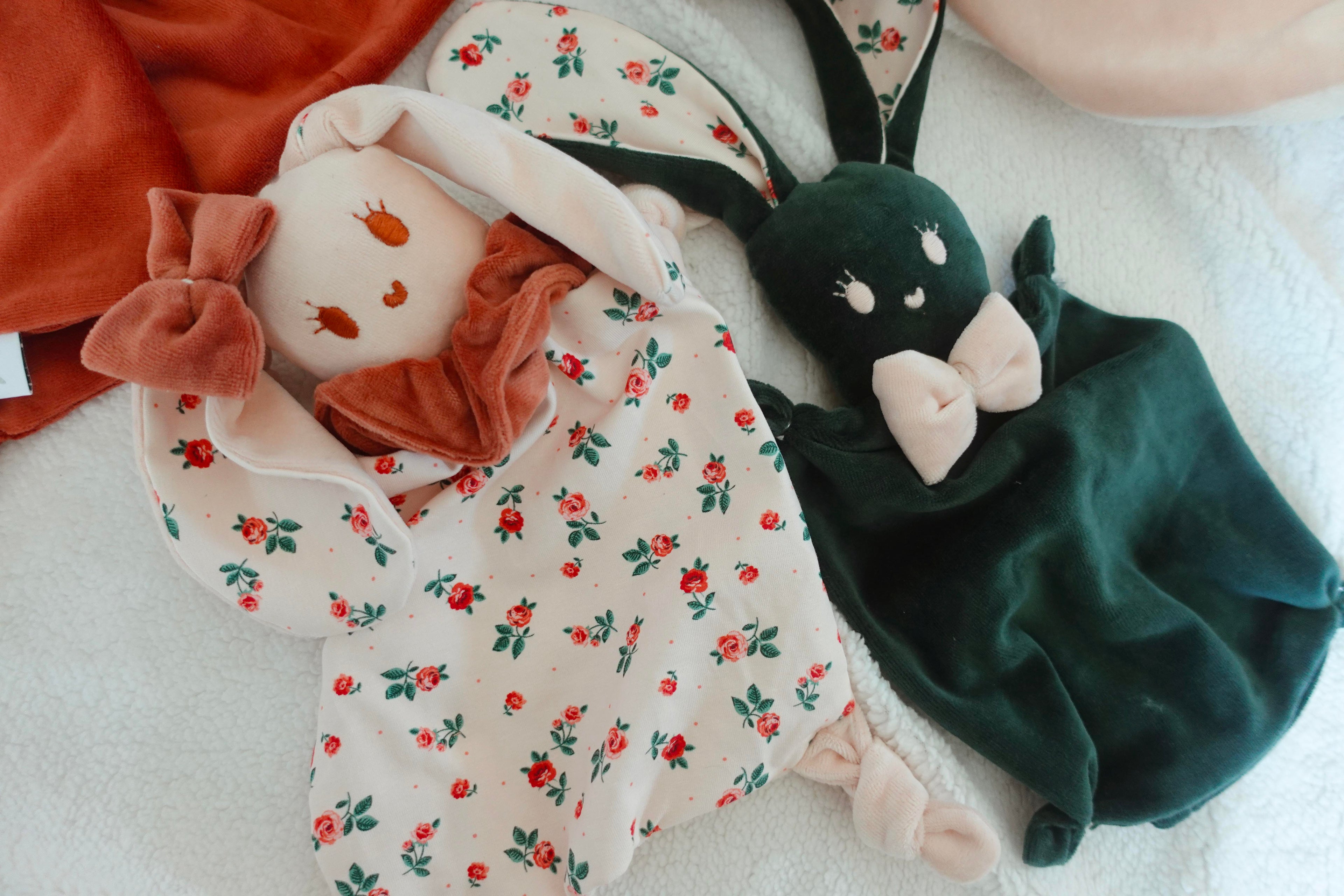 Bouillotte noyaux de cerise velours - Pink Roses