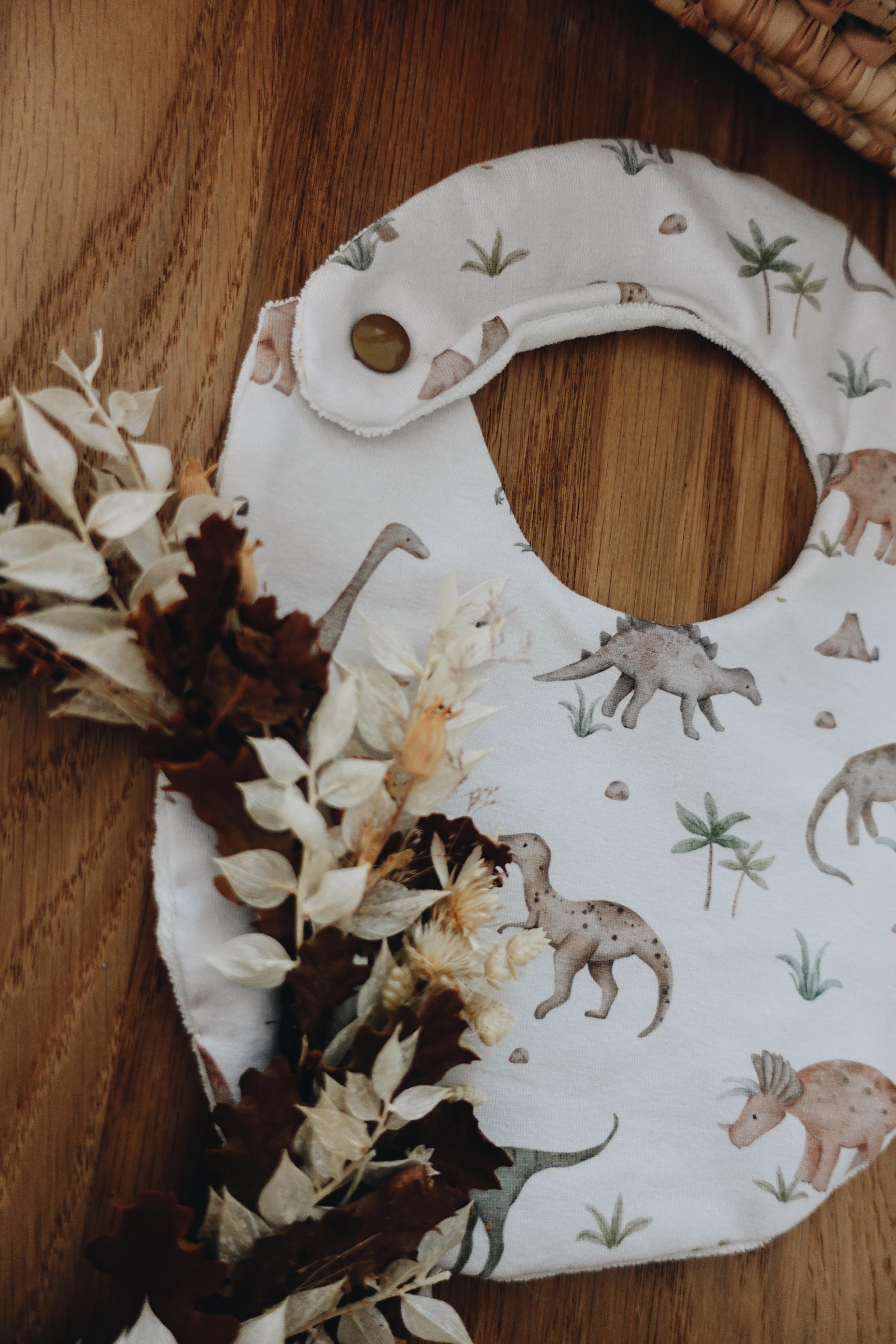 PROTOTYPE - Bavoir bébé - Dino Pastel