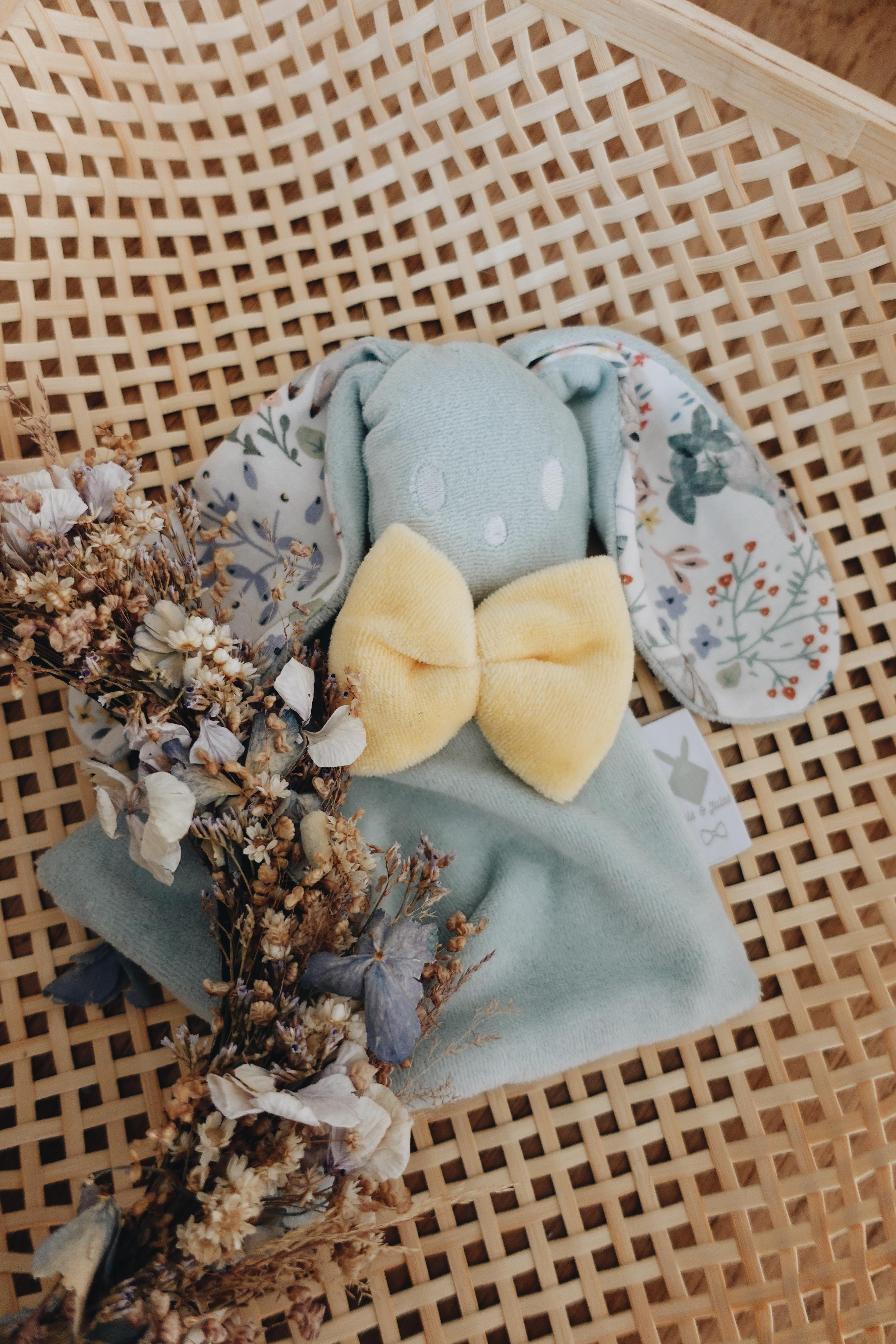 PROTOTYPE - Bébé Doudou Velours - Cottontails Blossom