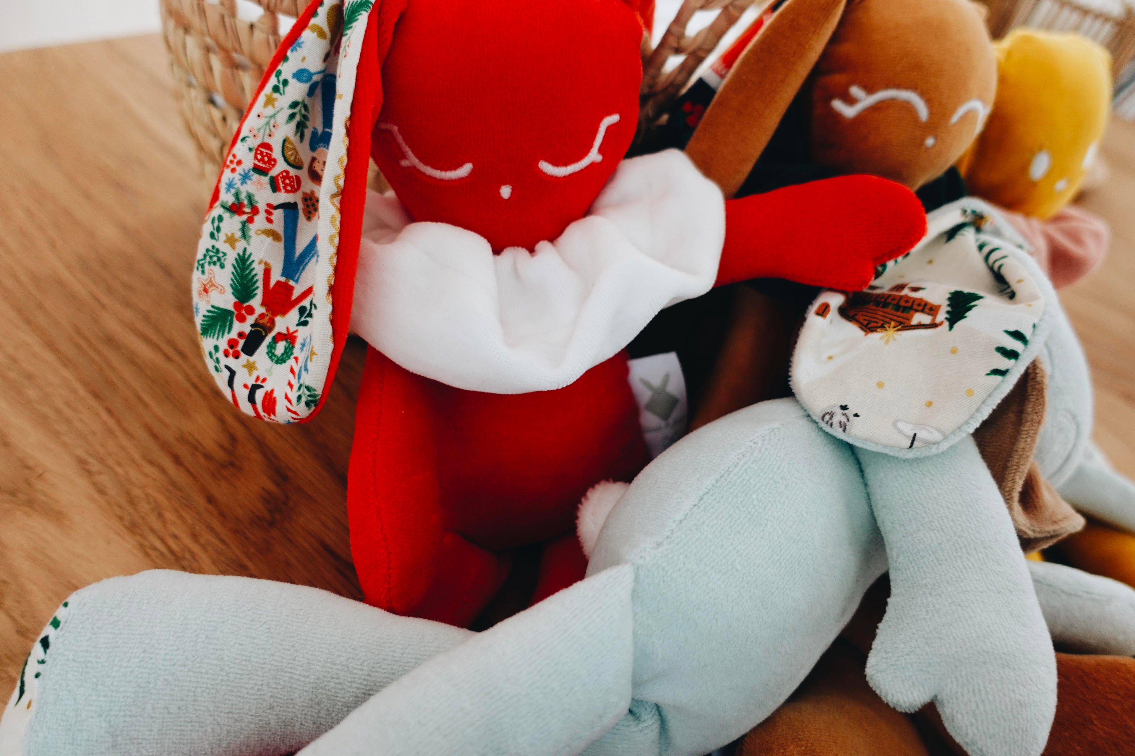 PROTOTYPE - Peluche - Deck the Halls