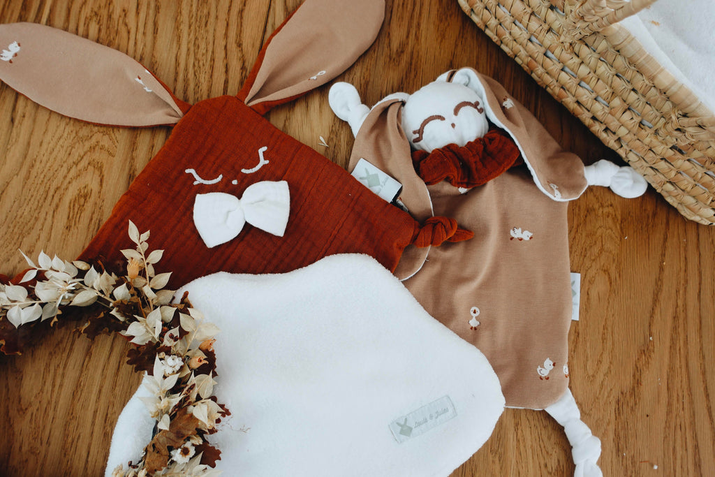 PROTOTYPE - Doudou Lange Mini Noeuds - Tiny Ducks