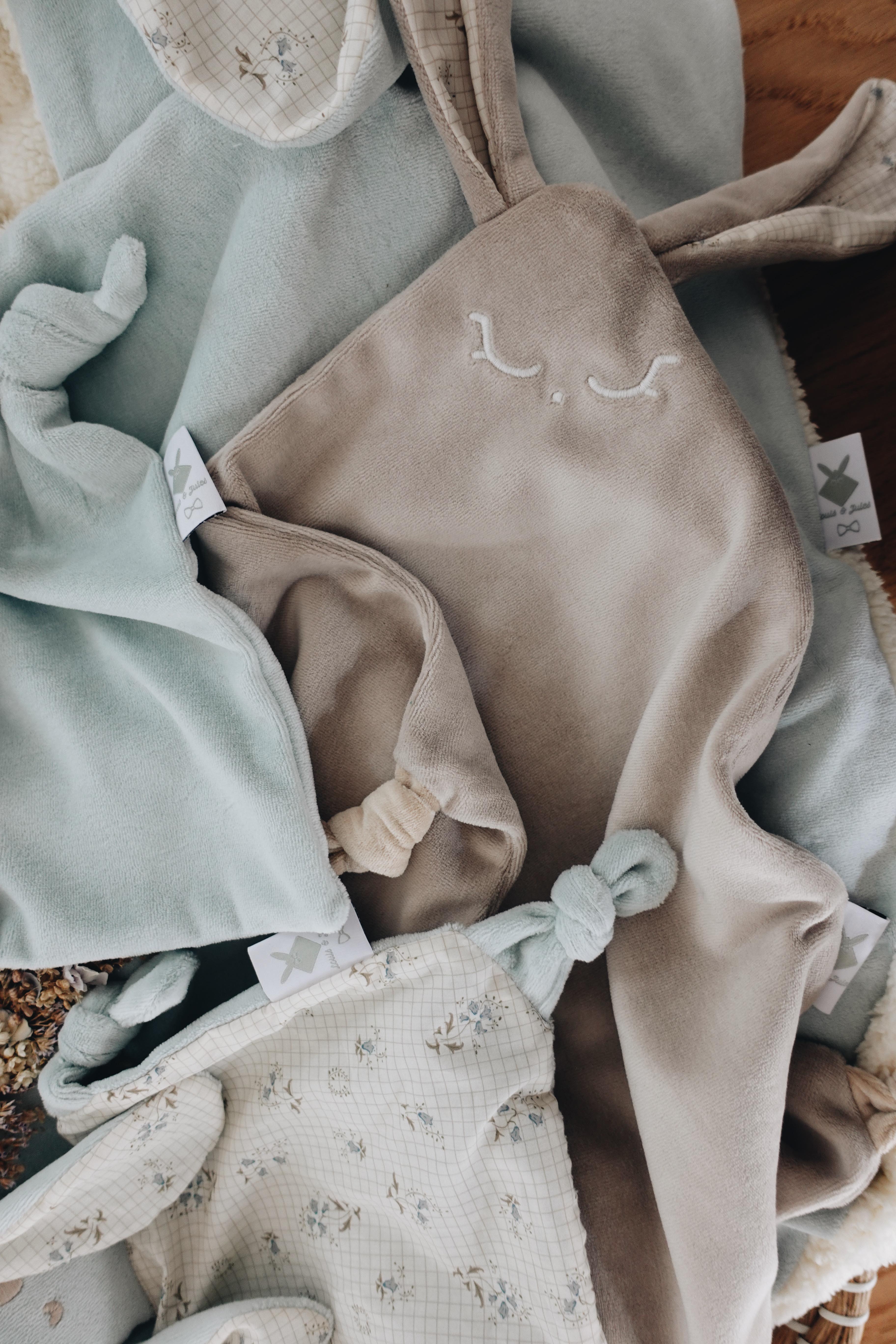 PROTOTYPE - Doudou Velours Cocooning Noeuds - Bristol