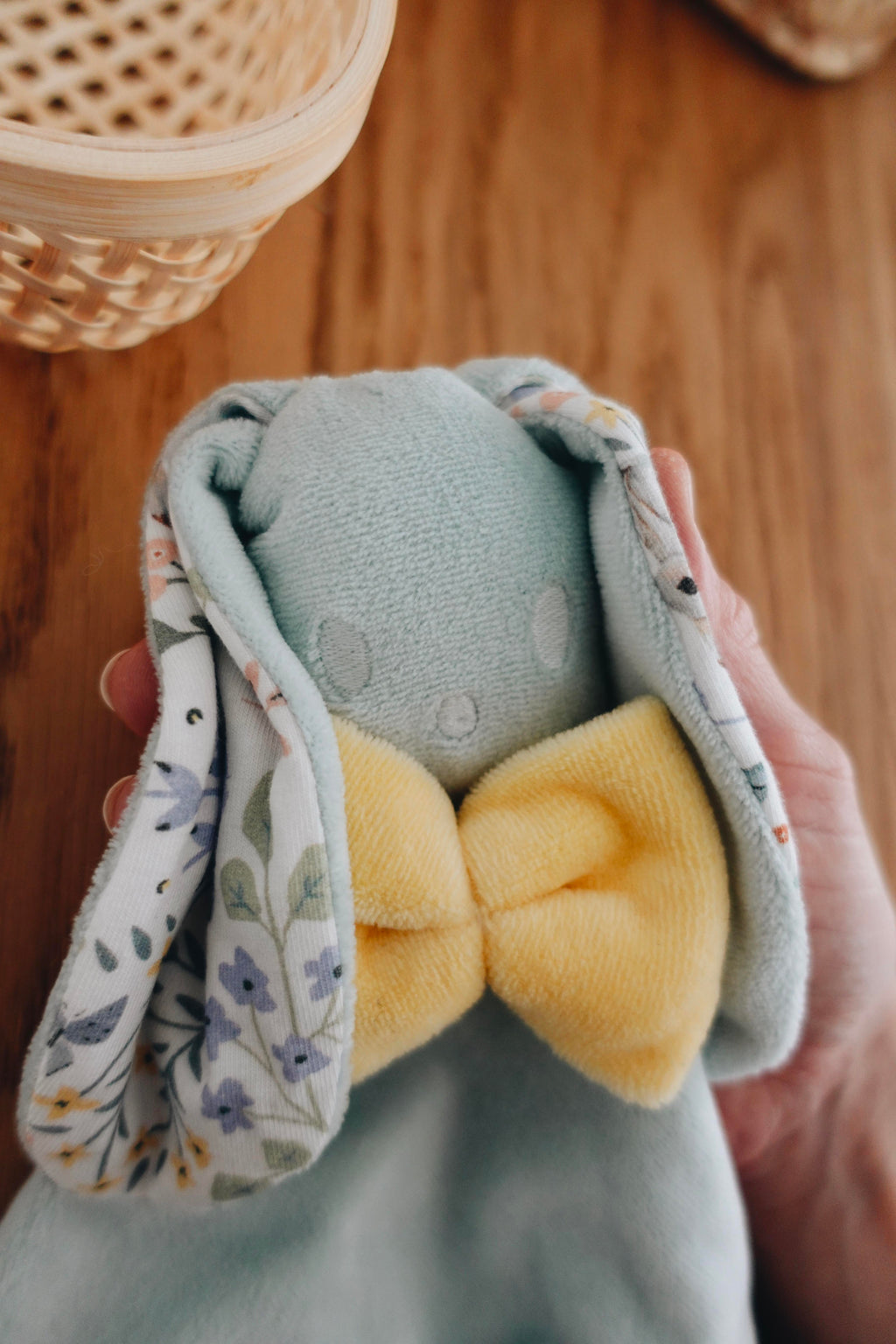 PROTOTYPE - Bébé Doudou Velours - Cottontails Blossom