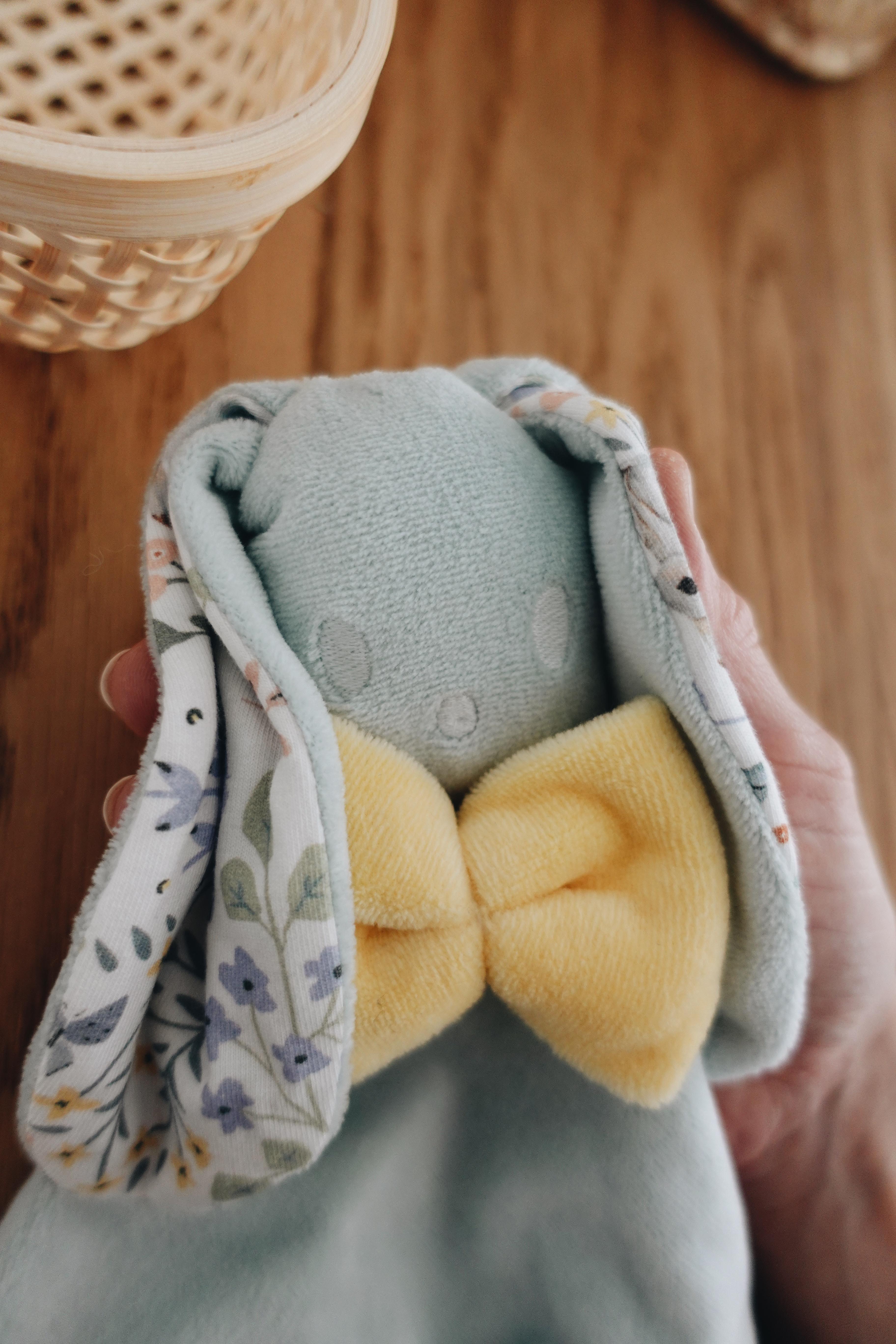 PROTOTYPE - Bébé Doudou Velours - Cottontails Blossom