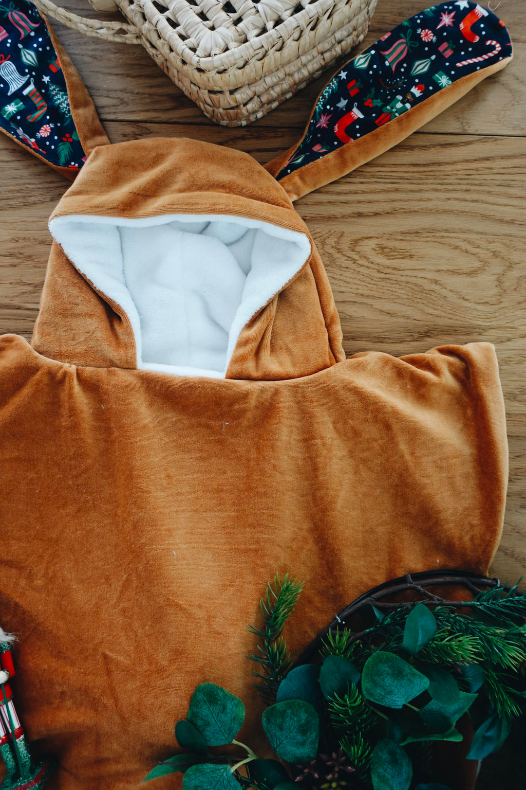 PROTOTYPE - Poncho - Jolly Nutcracker