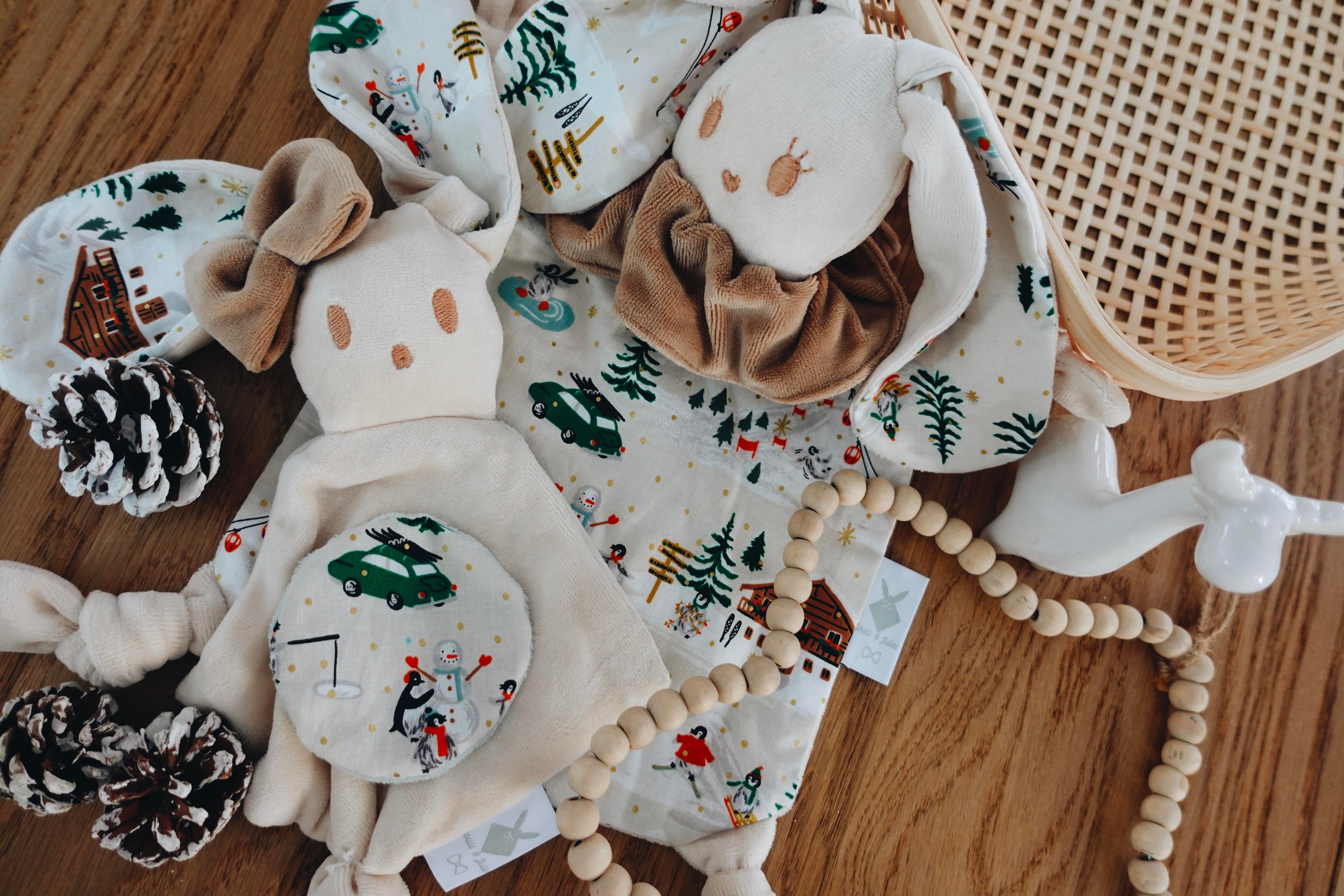 PROTOTYPE - Bébé Doudou Velours - Penguin Village