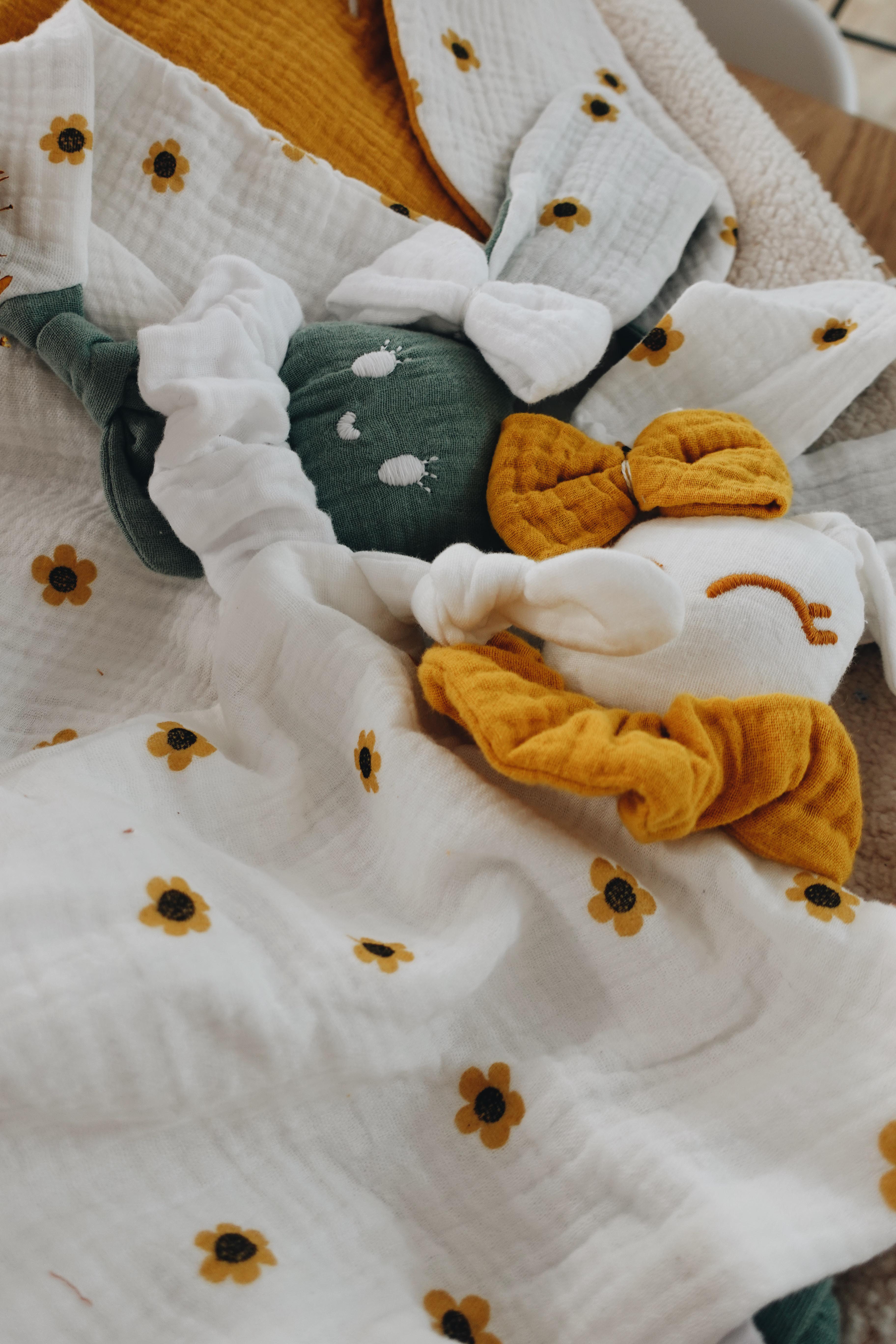 PROTOTYPE - Doudou Lange Câlin Noeuds - Yellow Daisies