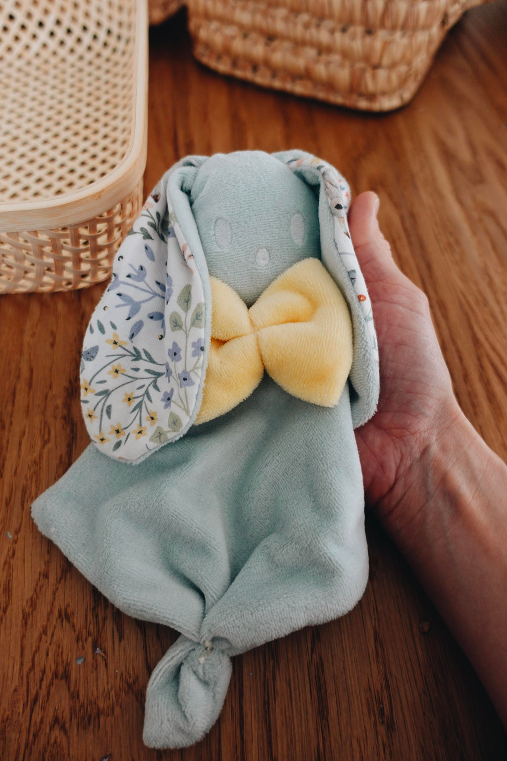 PROTOTYPE - Bébé Doudou Velours - Cottontails Blossom