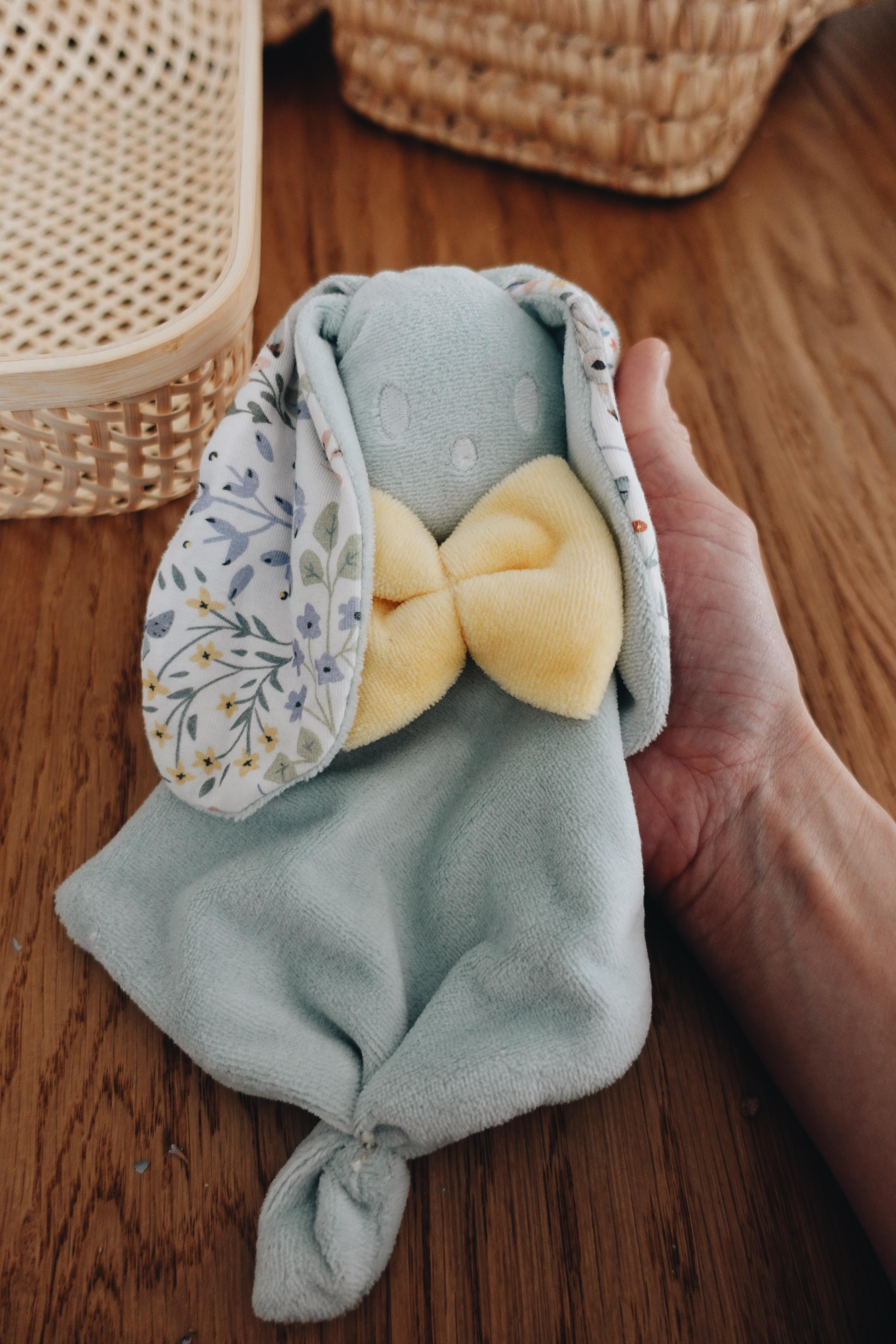 PROTOTYPE - Bébé Doudou Velours - Cottontails Blossom