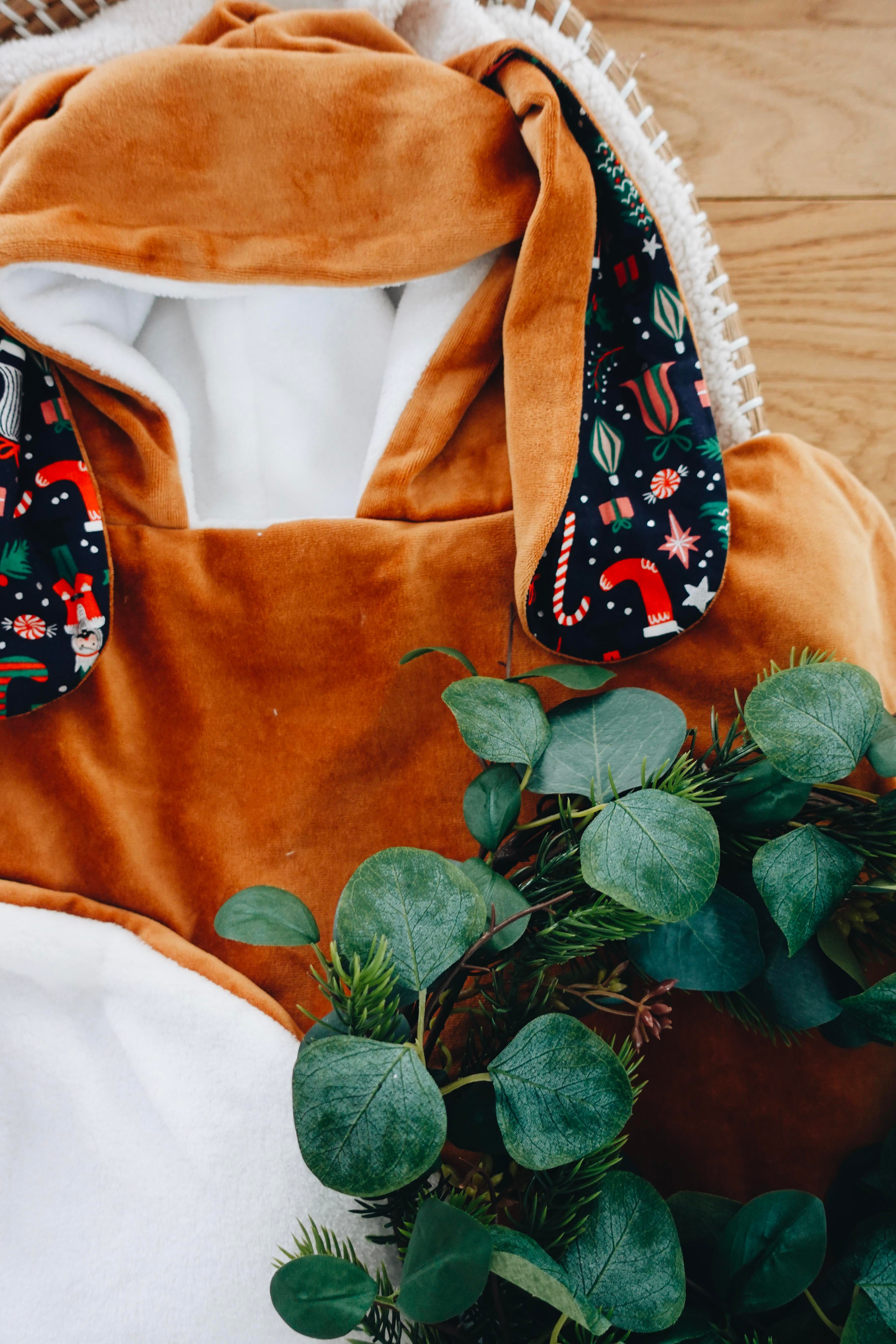 PROTOTYPE - Poncho - Jolly Nutcracker