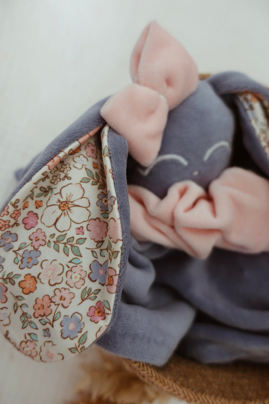 Doudou Velours Câlin Noeuds - Blush et Pastel