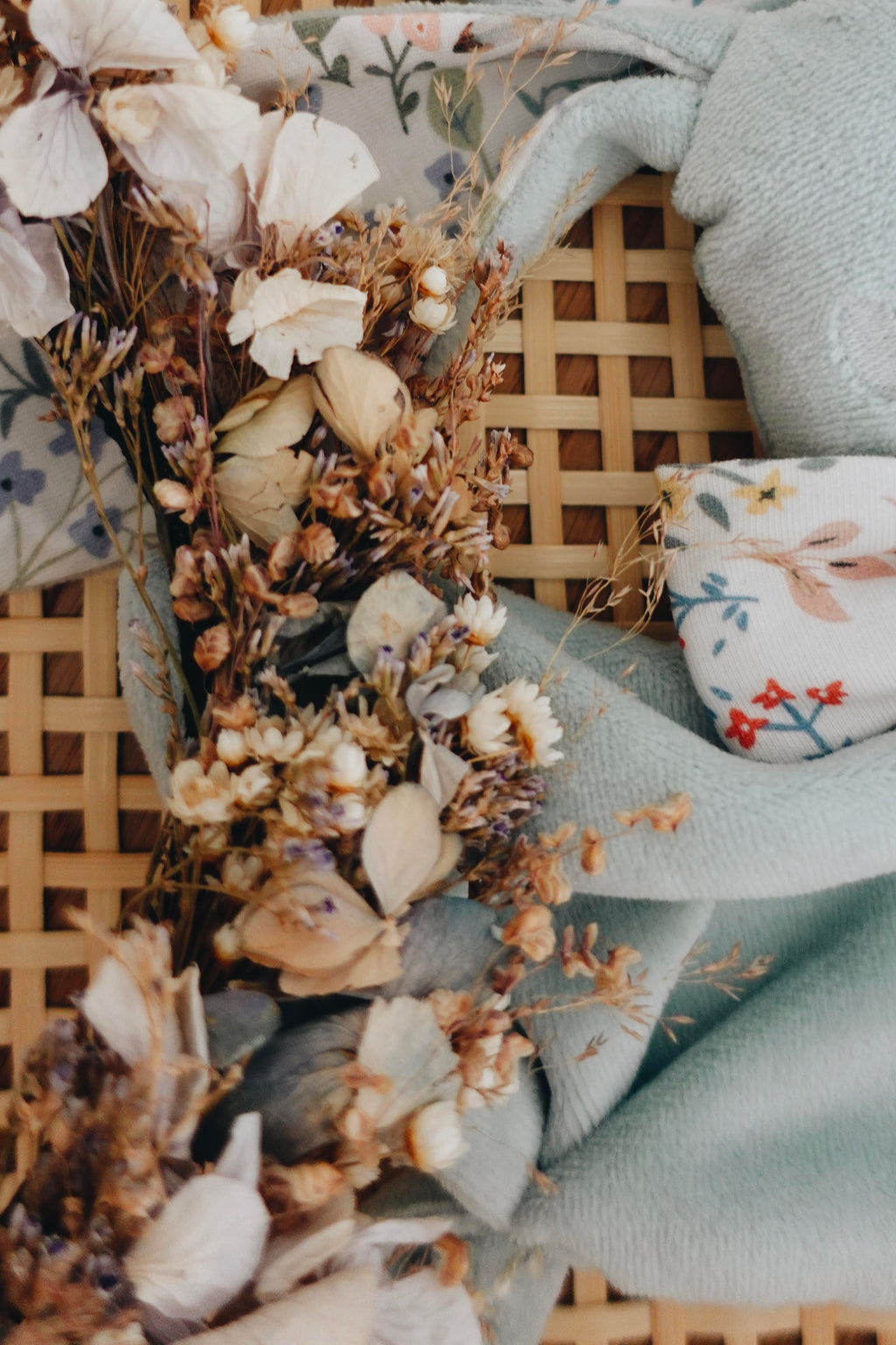 PROTOTYPE - Bébé Doudou Velours - Cottontails Blossom