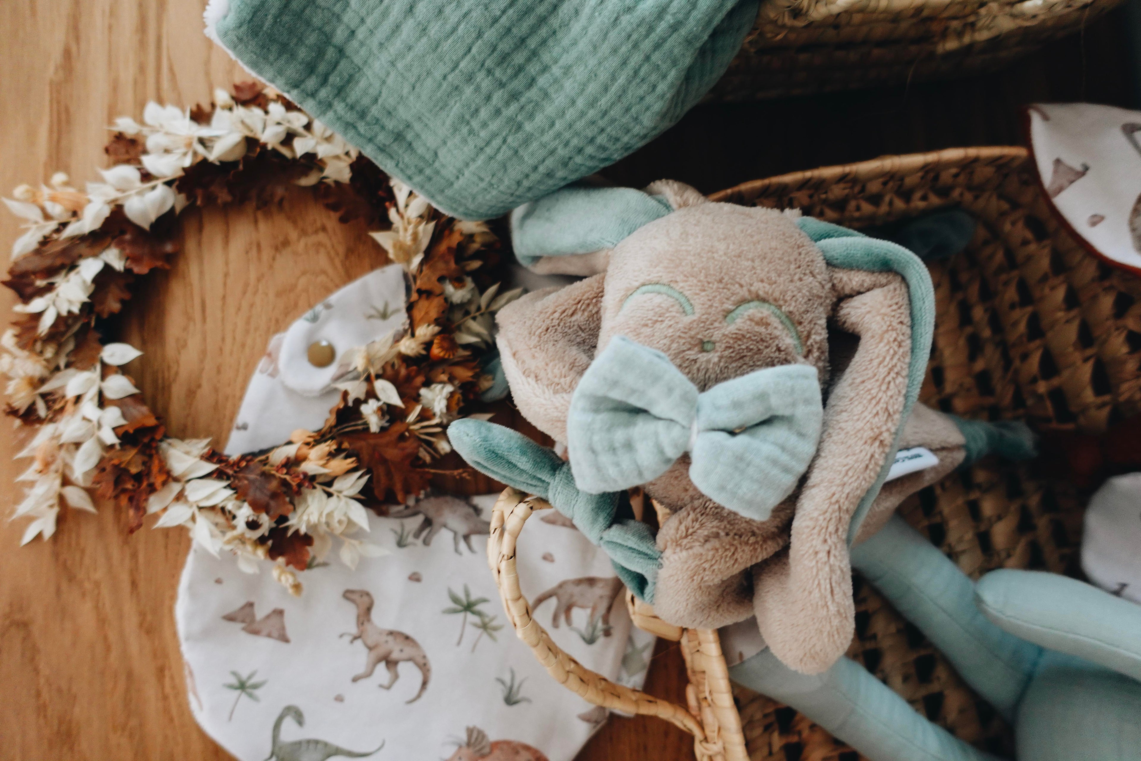 PROTOTYPE - Bavoir bébé - Dino Pastel