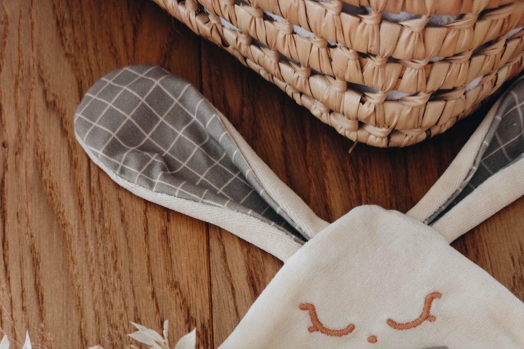 Doudou Velours Cocooning Noeuds - Checks and Bears Olive
