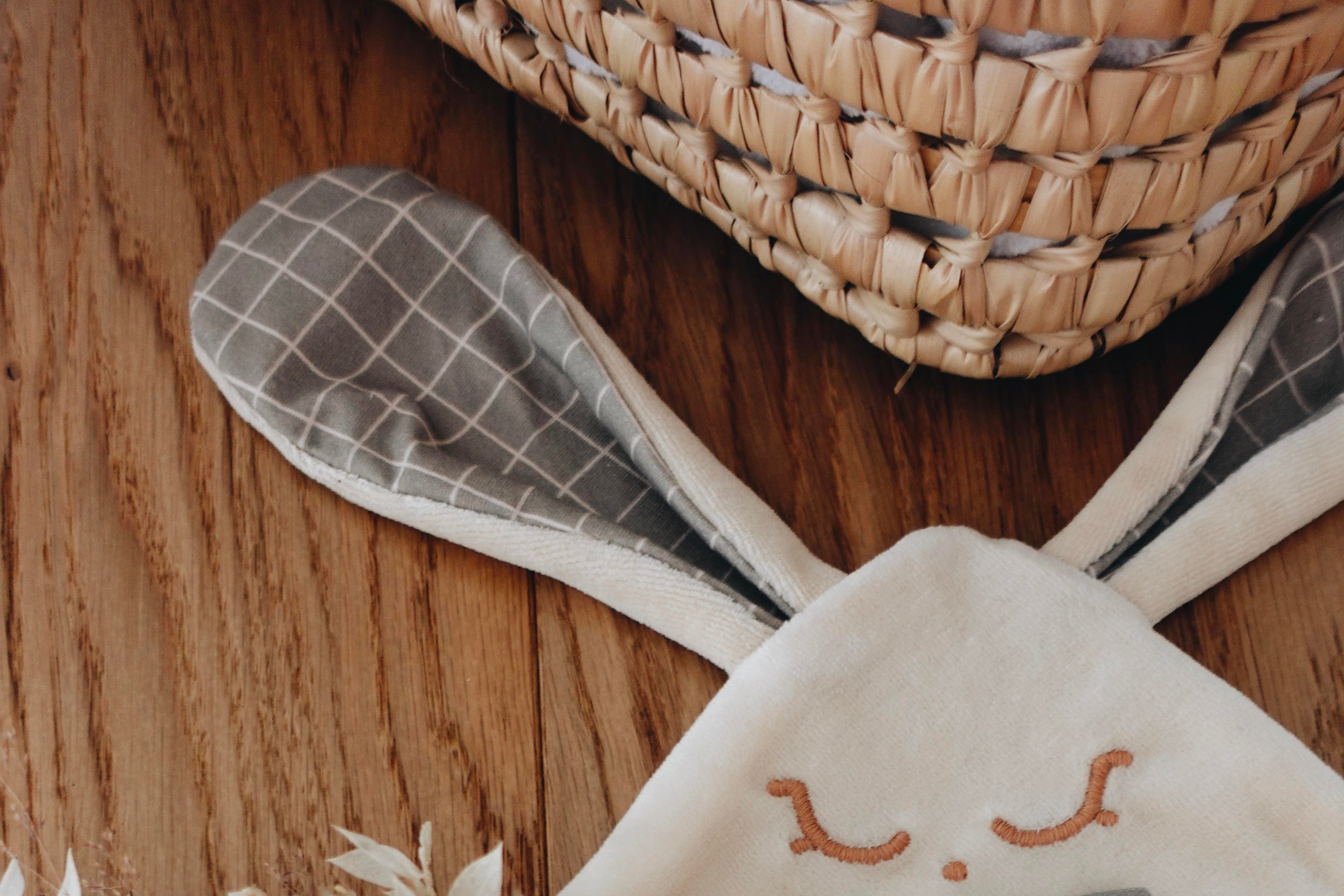 Doudou Velours Cocooning Noeuds - Checks and Bears Olive