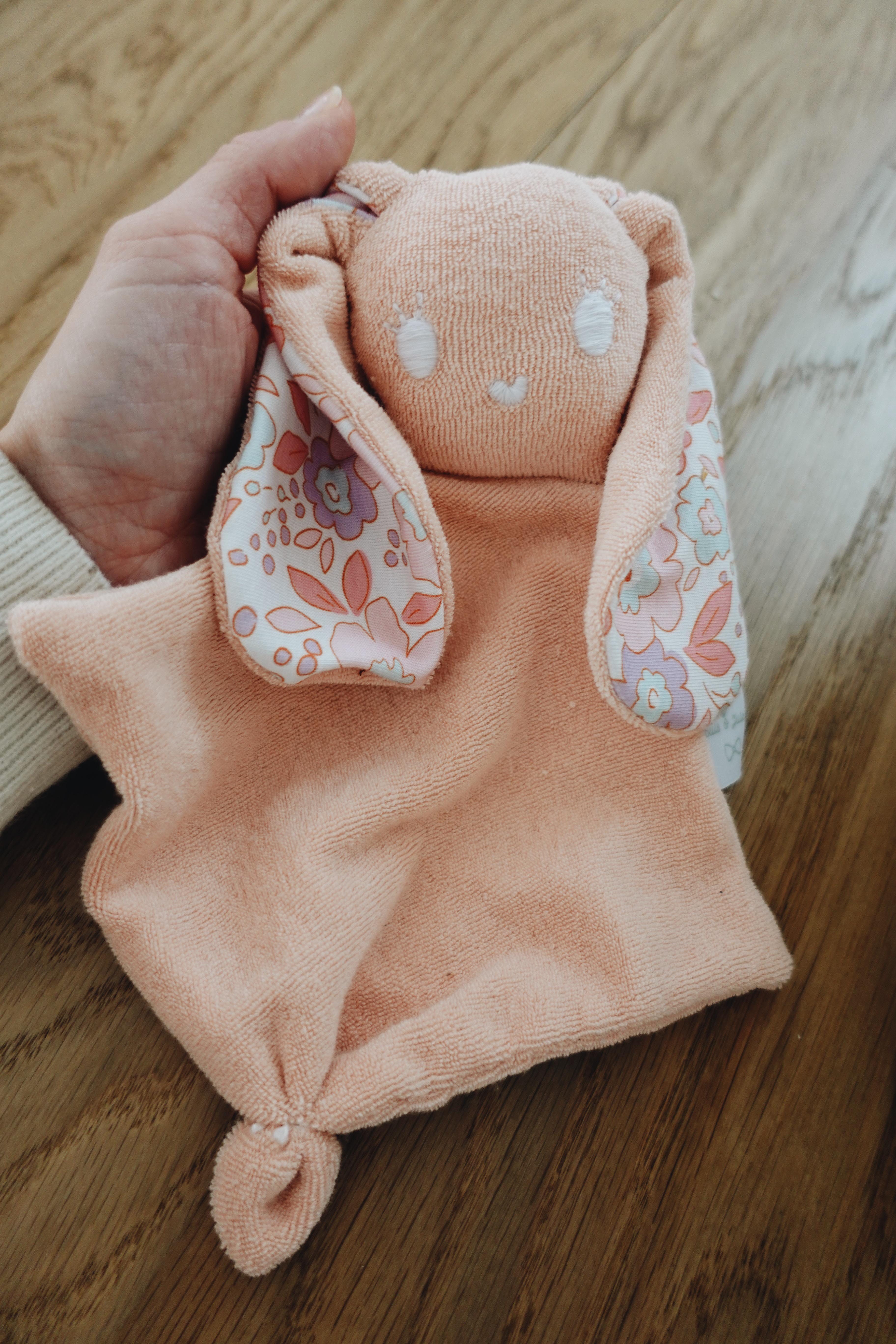 PROTOTYPE - Bébé Doudou Eponge - Mathilde