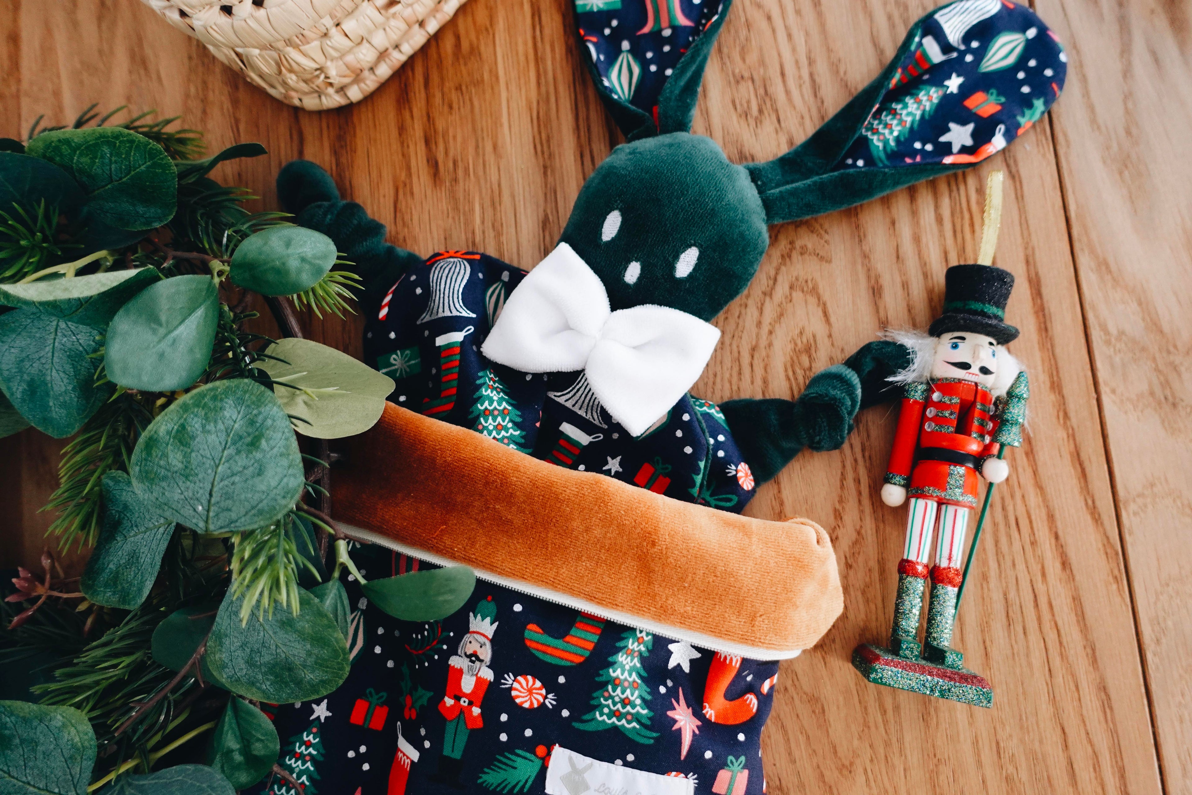 PROTOTYPE - Doudou Velours Chouchou - Jolly Nutcracker