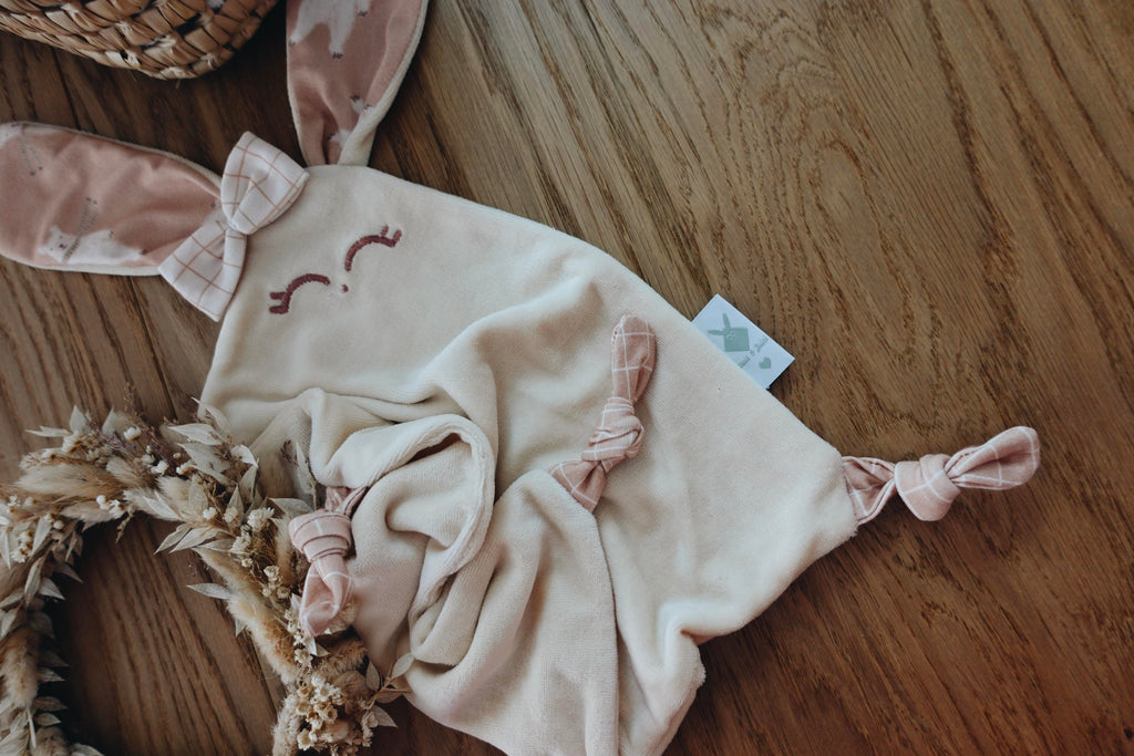 PROTOTYPE -Doudou Velours Classique Noeuds - Checks and Bears Nude