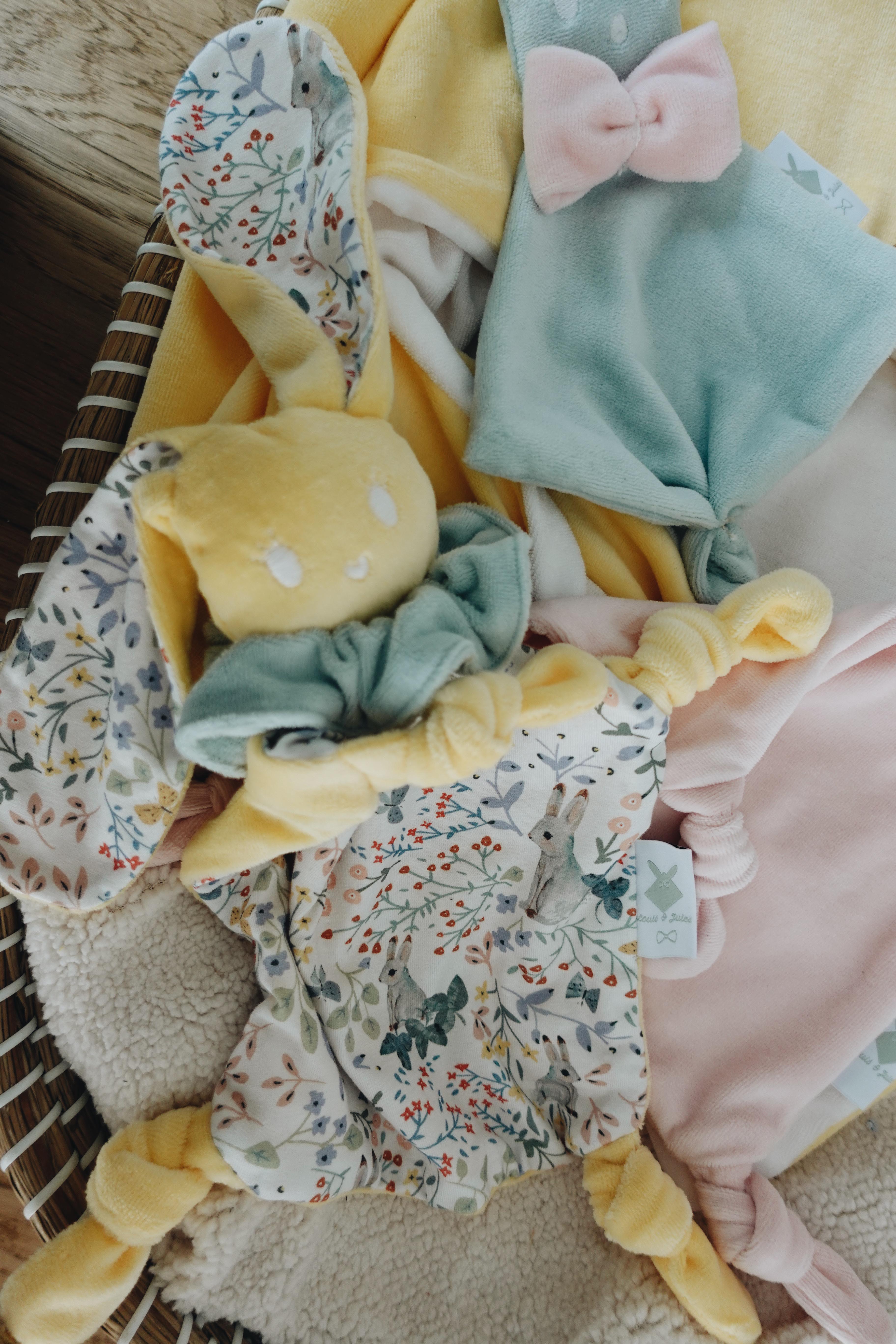 PROTOTYPE - Bébé Doudou Velours - Cottontails Blossom