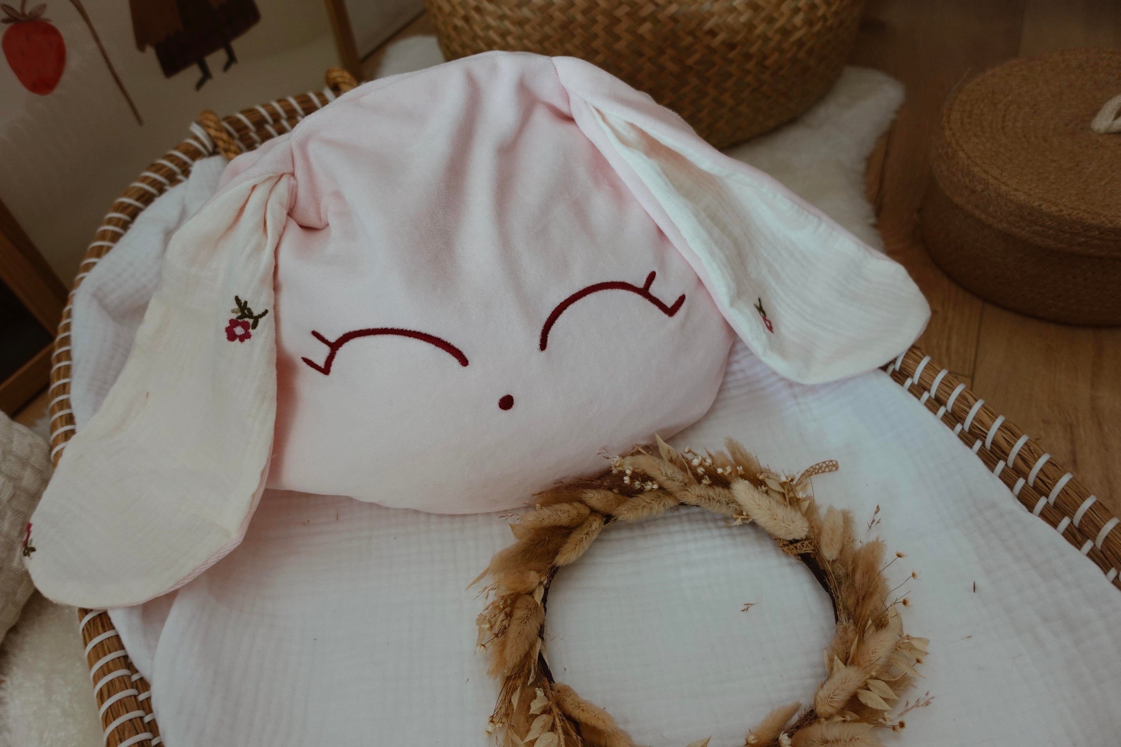 Petit Coussin Velours - Fleurs Brodées